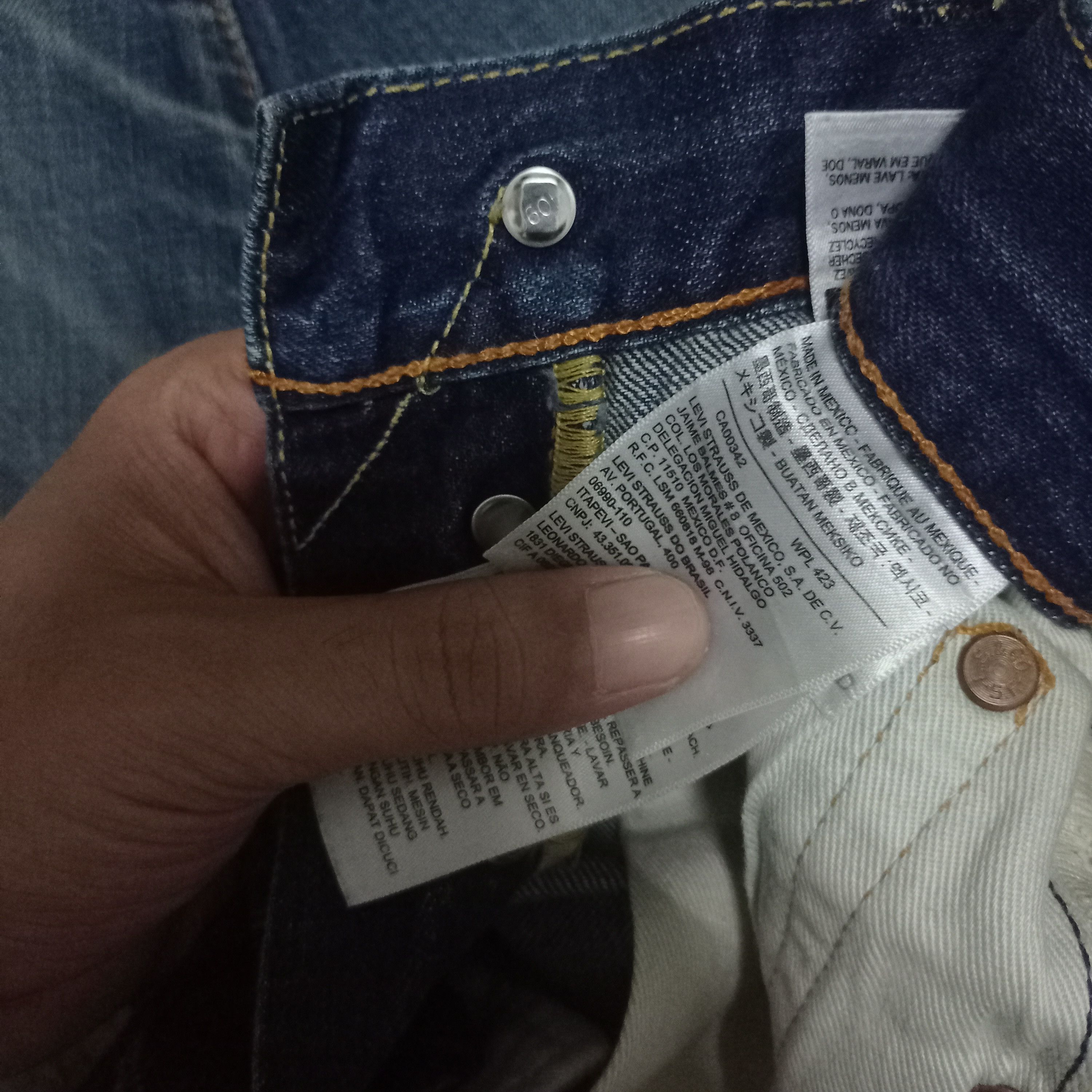 Levi's Vintage Levis 501 Selvedge V Stitch Distressed Jeans 30x28 Size US 30 / EU 46 - 3 Thumbnail