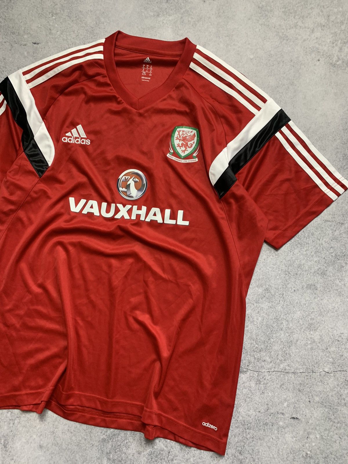 Adidas Vintage Adidas Wales Walsh 2016 Y2K soccer jersey Size US XL / EU 56 / 4 - 3 Thumbnail