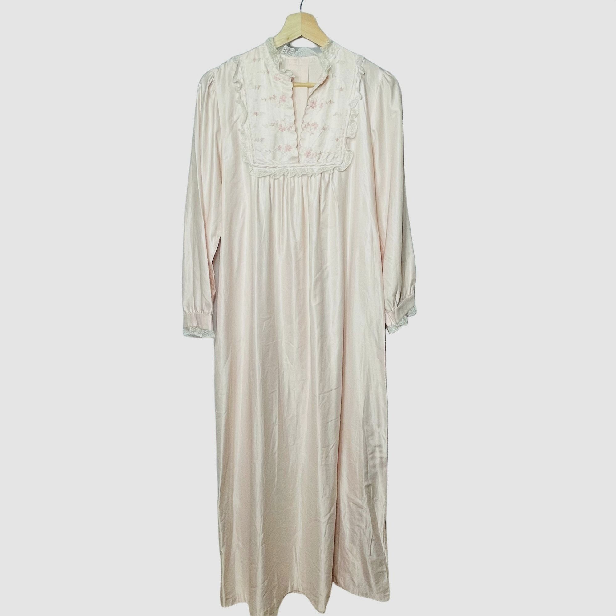 Other Vintage Pink Satin Long Nightgown Modest Sleepware Embroider Size L / US 10 / IT 46 - 1 Thumbnail