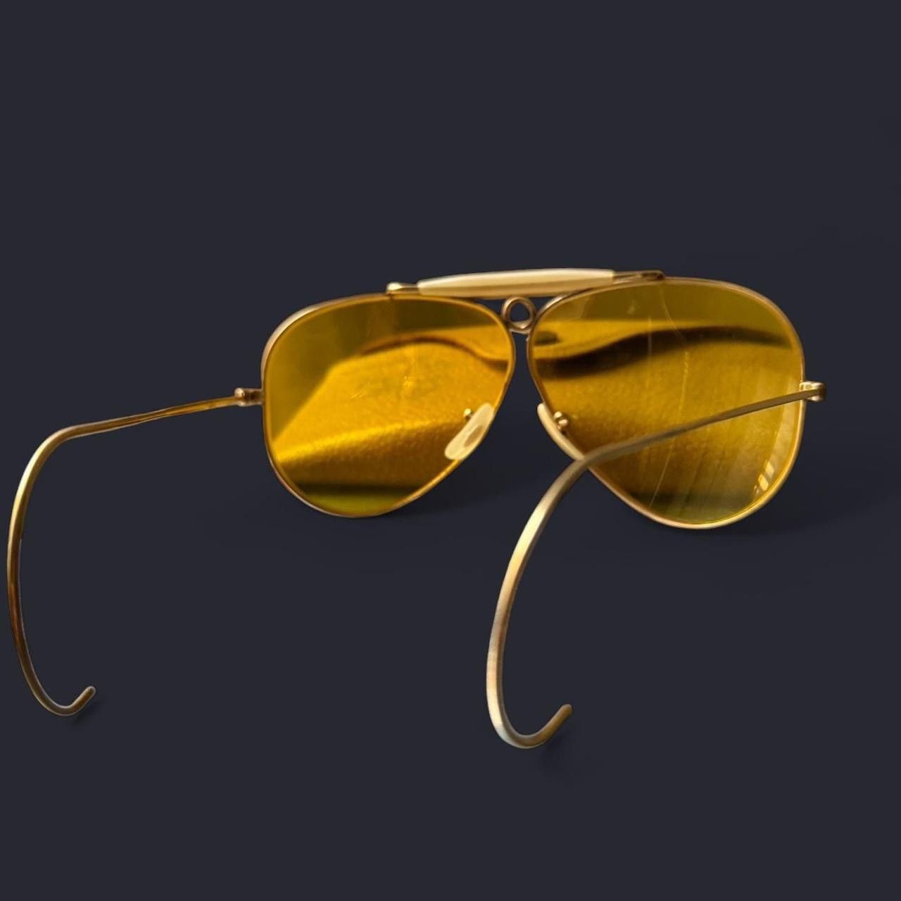RayBan 1960's VINTAGE BAUSCH & LOMB RAY-BAN AMBERMATIC SUNGLASSES Size ONE SIZE - 5 Thumbnail