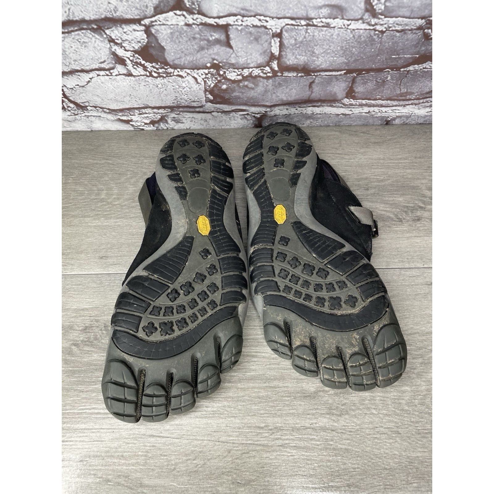 Vibram Vibram FiveFingers Black Synthetic Barefoot Running Shoes Me Size US 13 / EU 46 - 17 Thumbnail