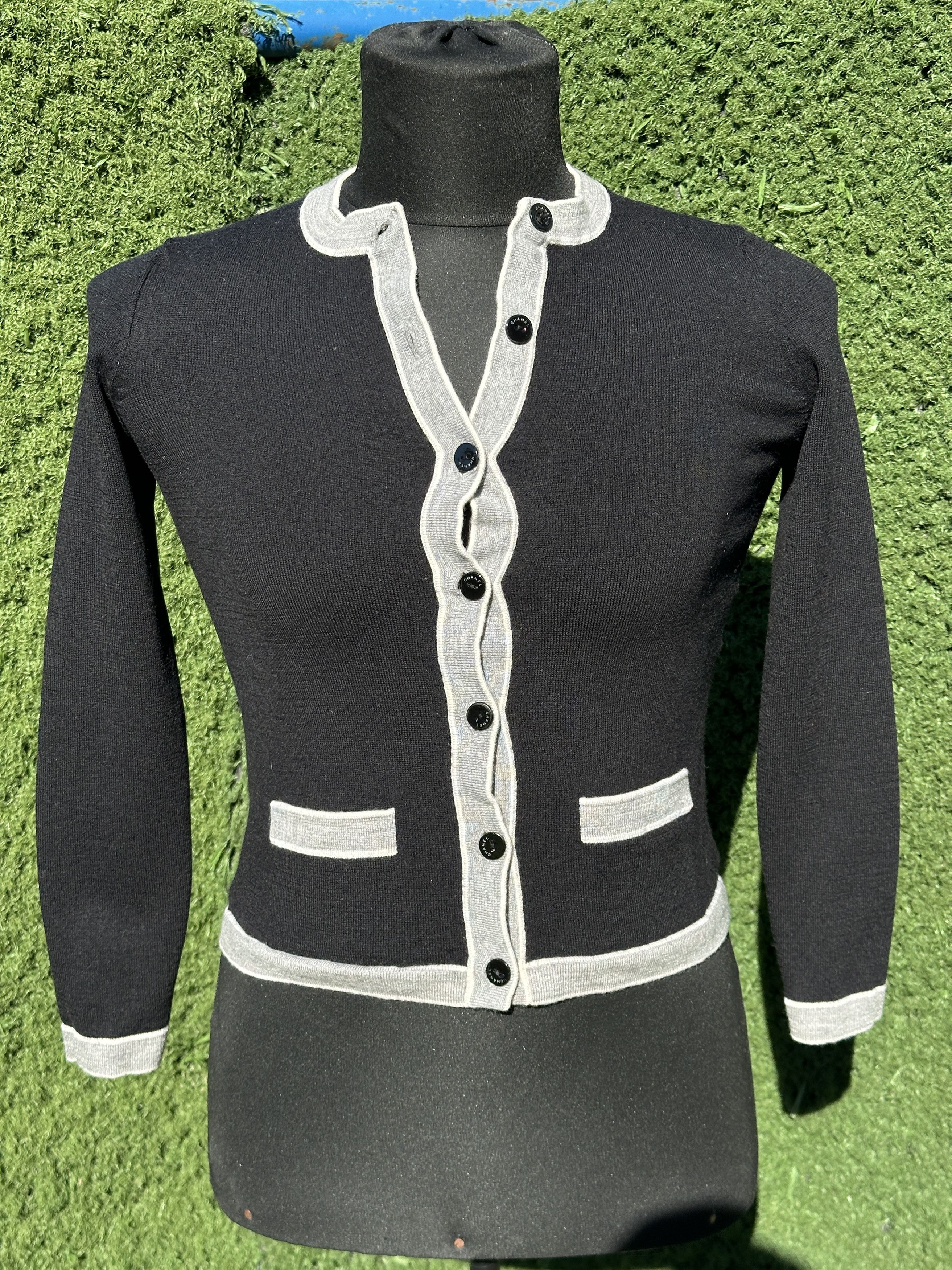 Chanel Black Wool Cardigan Trim & Ruffle , Logo Buttons, XS/S Size XS / US 0-2 / IT 36-38 - 7 Thumbnail