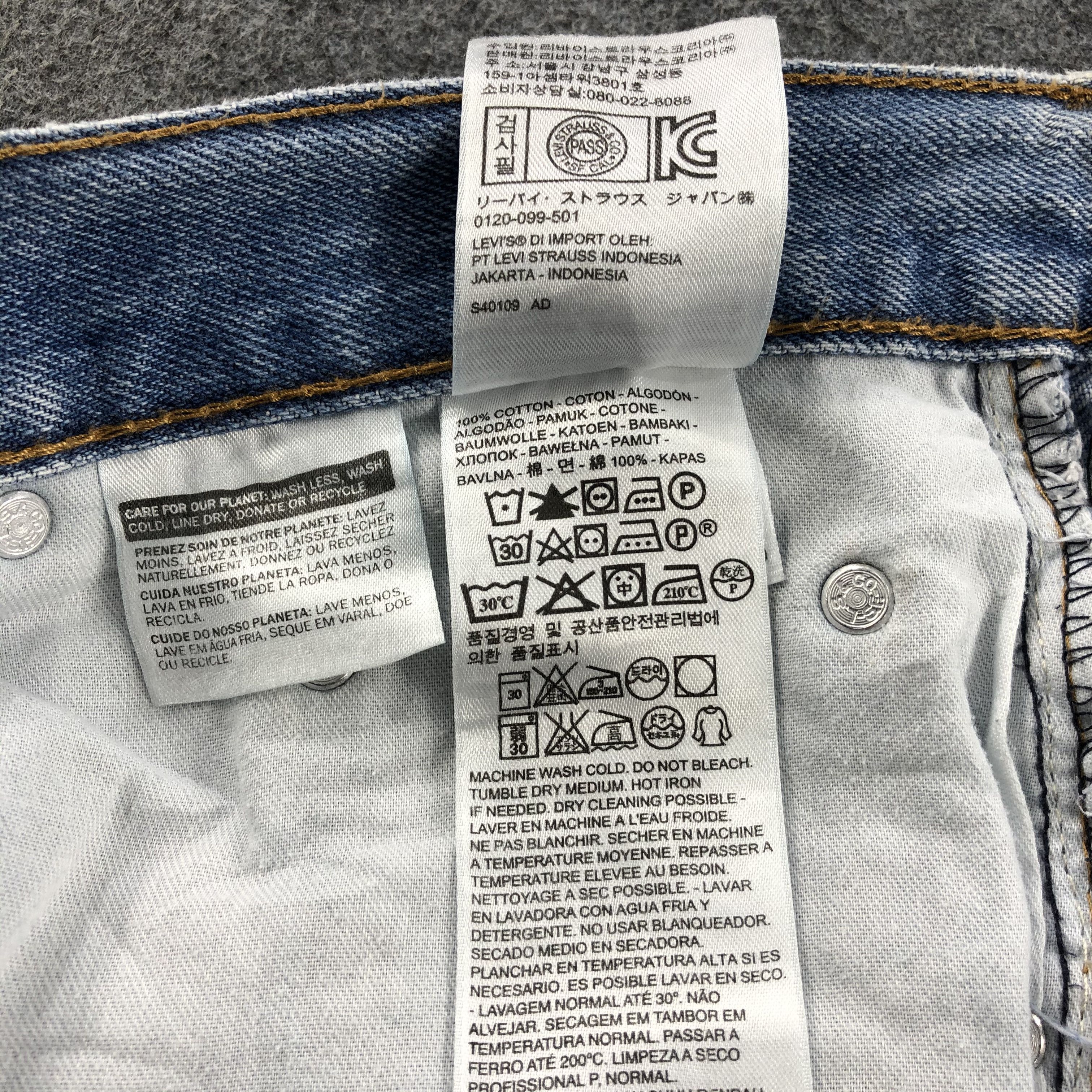 Levi's × Vintage Vintage Light Wash Levis 505 Jeans-JM1767 Size US 36 / EU 52 - 9 Thumbnail