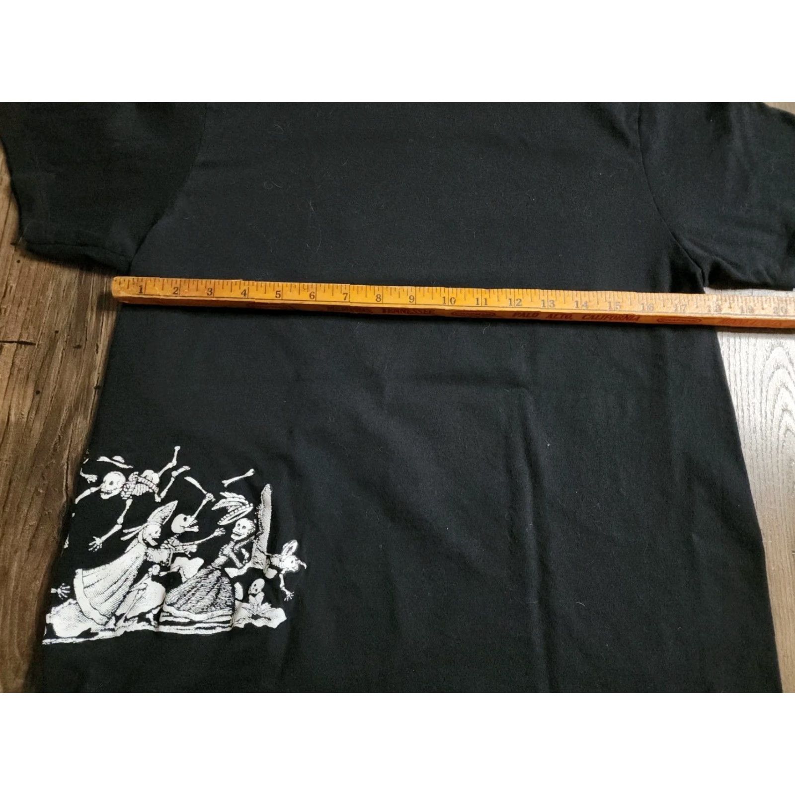 Vintage VINTAGE? No — Mens M Espolon Tequila T Shirt Day of the Dead Wrap Around Skull Skeleton Shirt M Black Espolon Graphic Tee Skull Mens Size US M / EU 48-50 / 2 - 3 Thumbnail