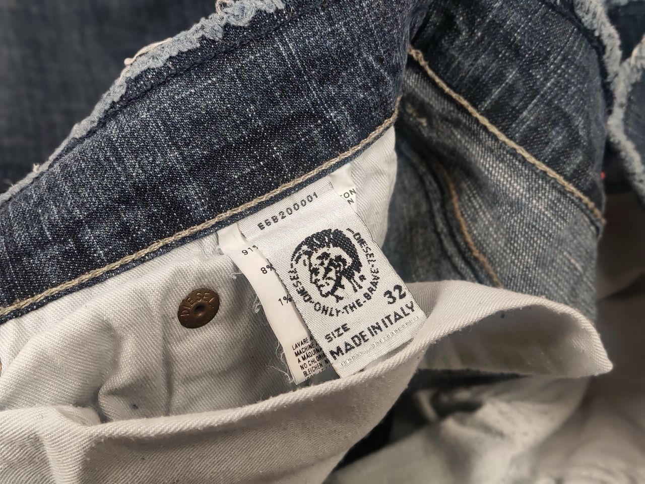 Diesel Rare Vintage Diesel Distressed Denim Flared Jeans Y2k Style Size 32" / US 10 / IT 46 - 17 Thumbnail