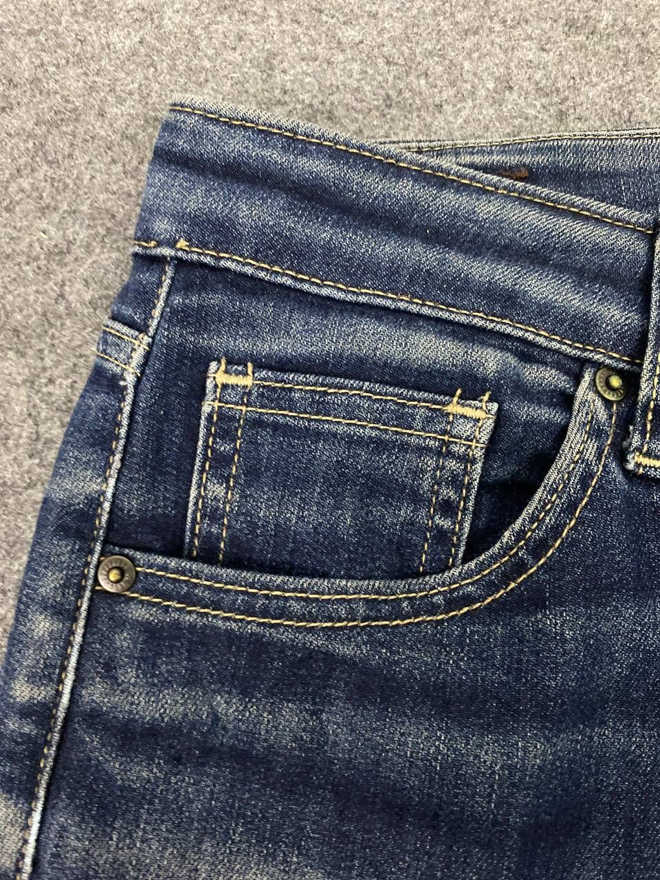 Japanese Brand uniqlo regular fit bootcut high rise distressed denim Size US 31 - 10 Thumbnail