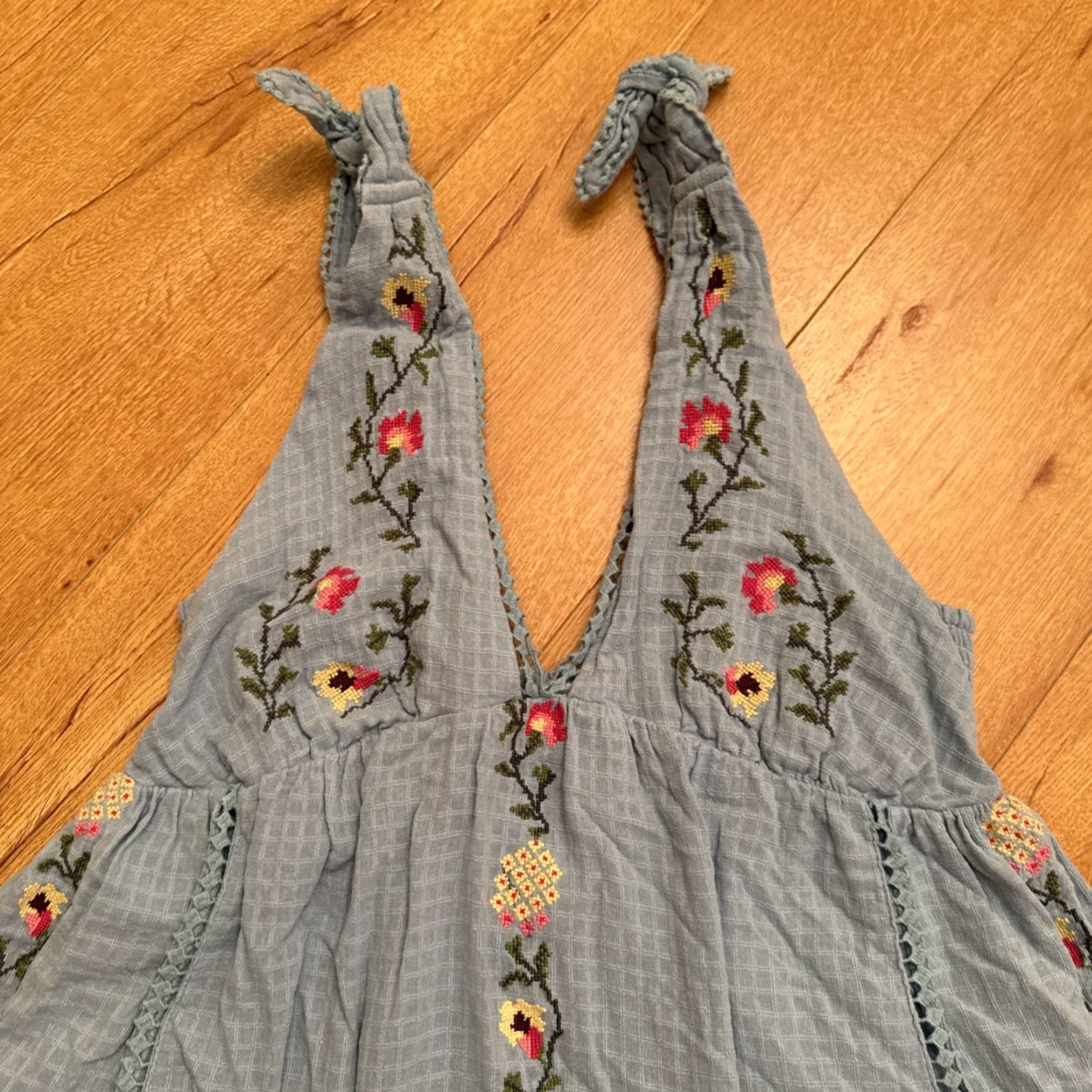 Urban Outfitters Urban Outfitters Women Mini Dress Blue Floral Embroidered Boho Smocked Linen Short Summer Medium Womens Size M / US 6-8 / IT 42-44 - 3 Thumbnail