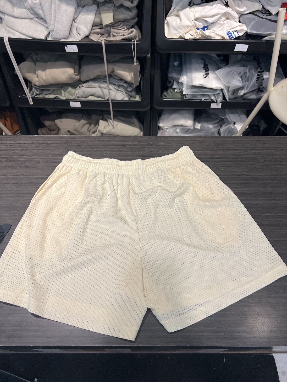 Eric Emanuel Eric Emanuel Basic Shorts Cream Black Size US 38 / EU 54 - 2 Thumbnail