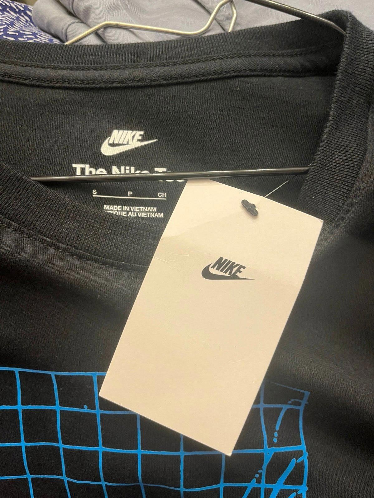 Nike Black Nike Alphabet Logo Long Sleeves Asia Edition, small Size US S / EU 44-46 / 1 - 7 Thumbnail