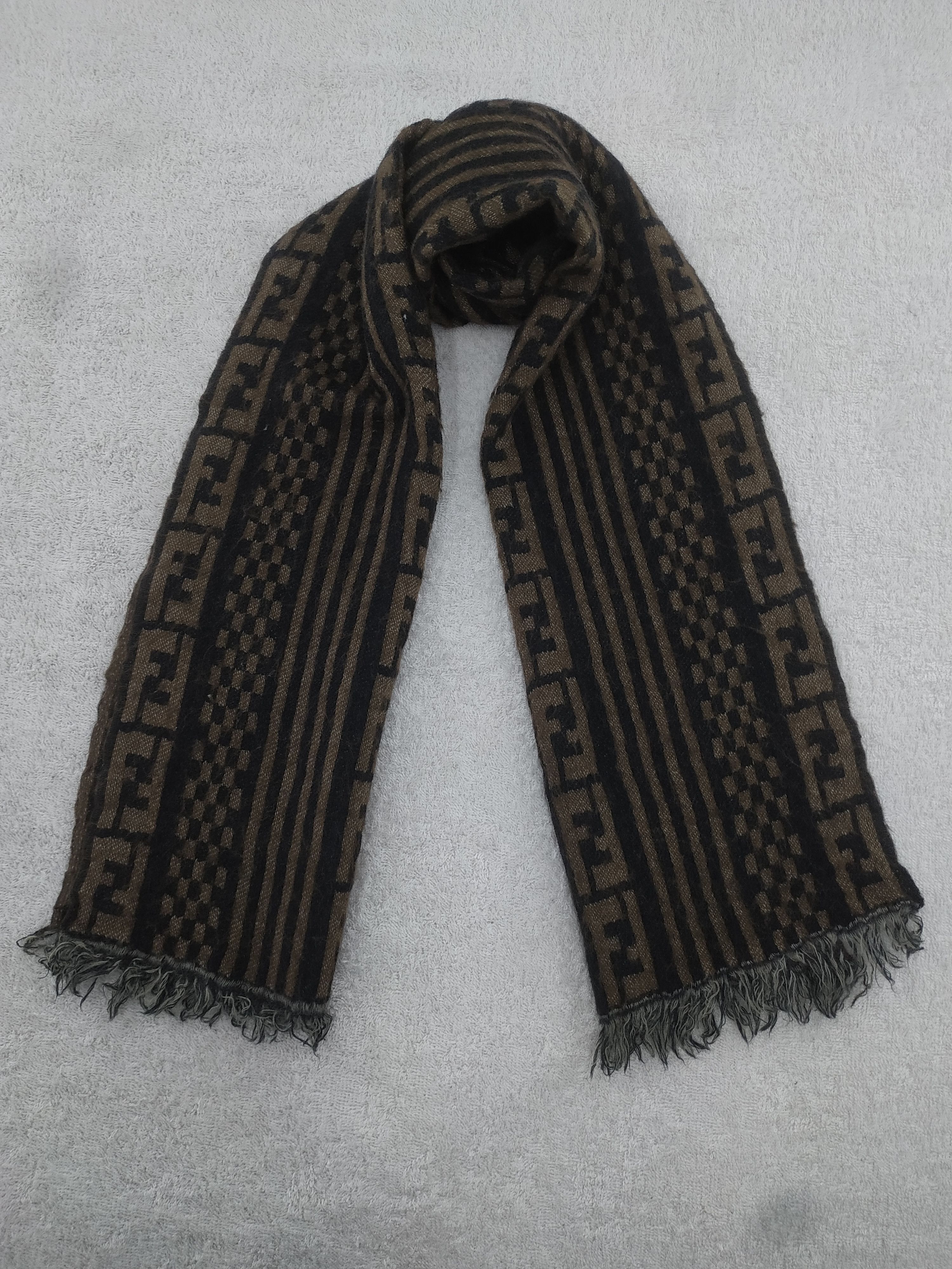 Fendi Vintage Fendi Scarf/Muffler/Neckwear MF563 Size ONE SIZE - 1 Thumbnail