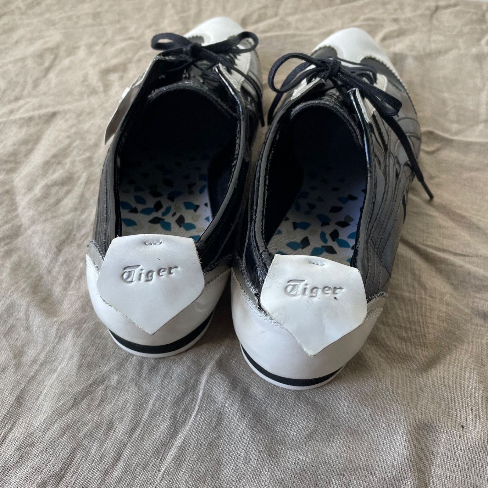 Onitsuka Tiger Onitsuka Tiger Asics Patent Leather Sneakers 9427AC Size US 10 / EU 43 - 7 Thumbnail