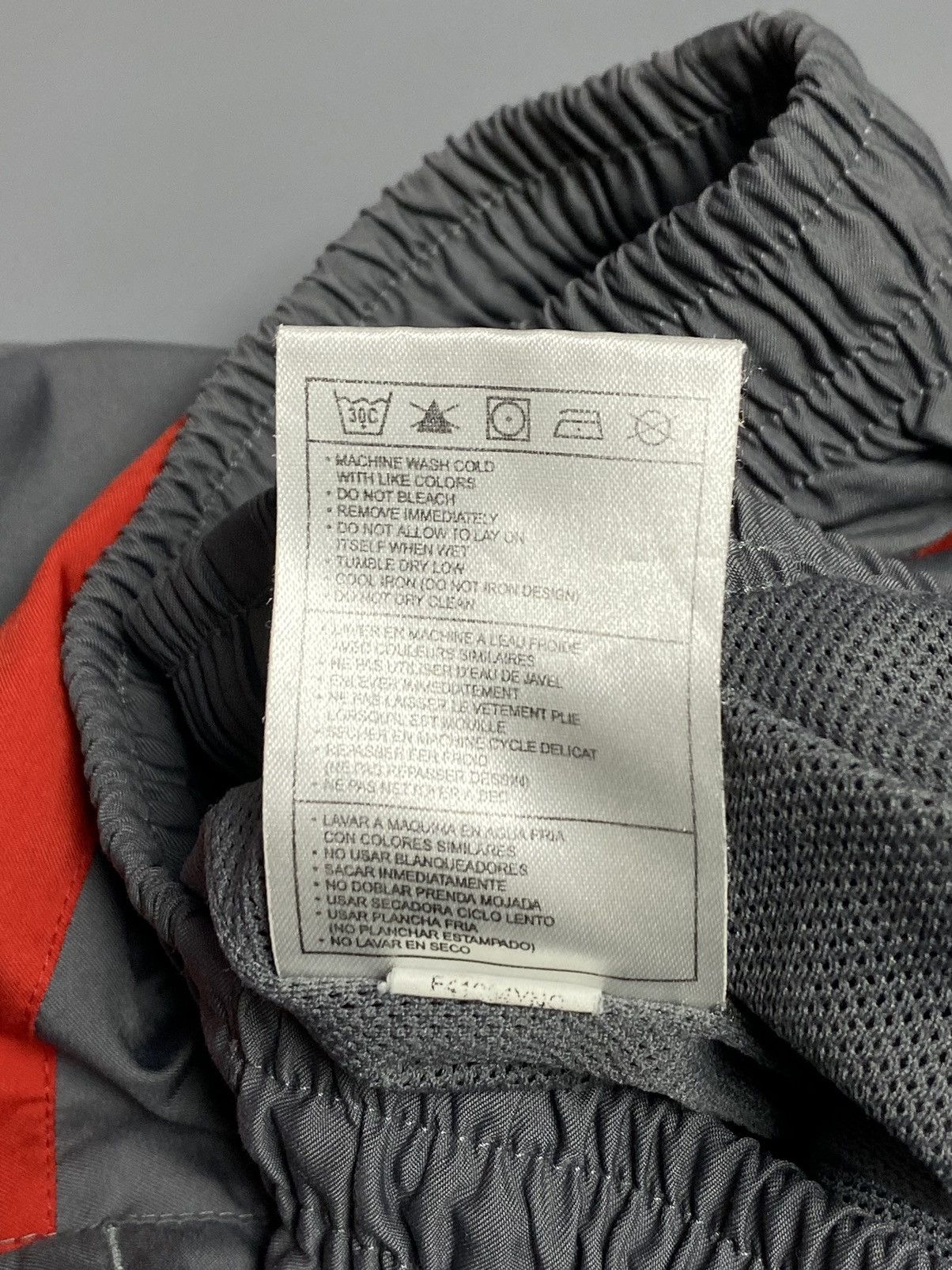 Vintage Vintage Nike MMIV 04 Gray Nylon Polyester Track Pants Size L Size US 36 / EU 52 - 14 Thumbnail