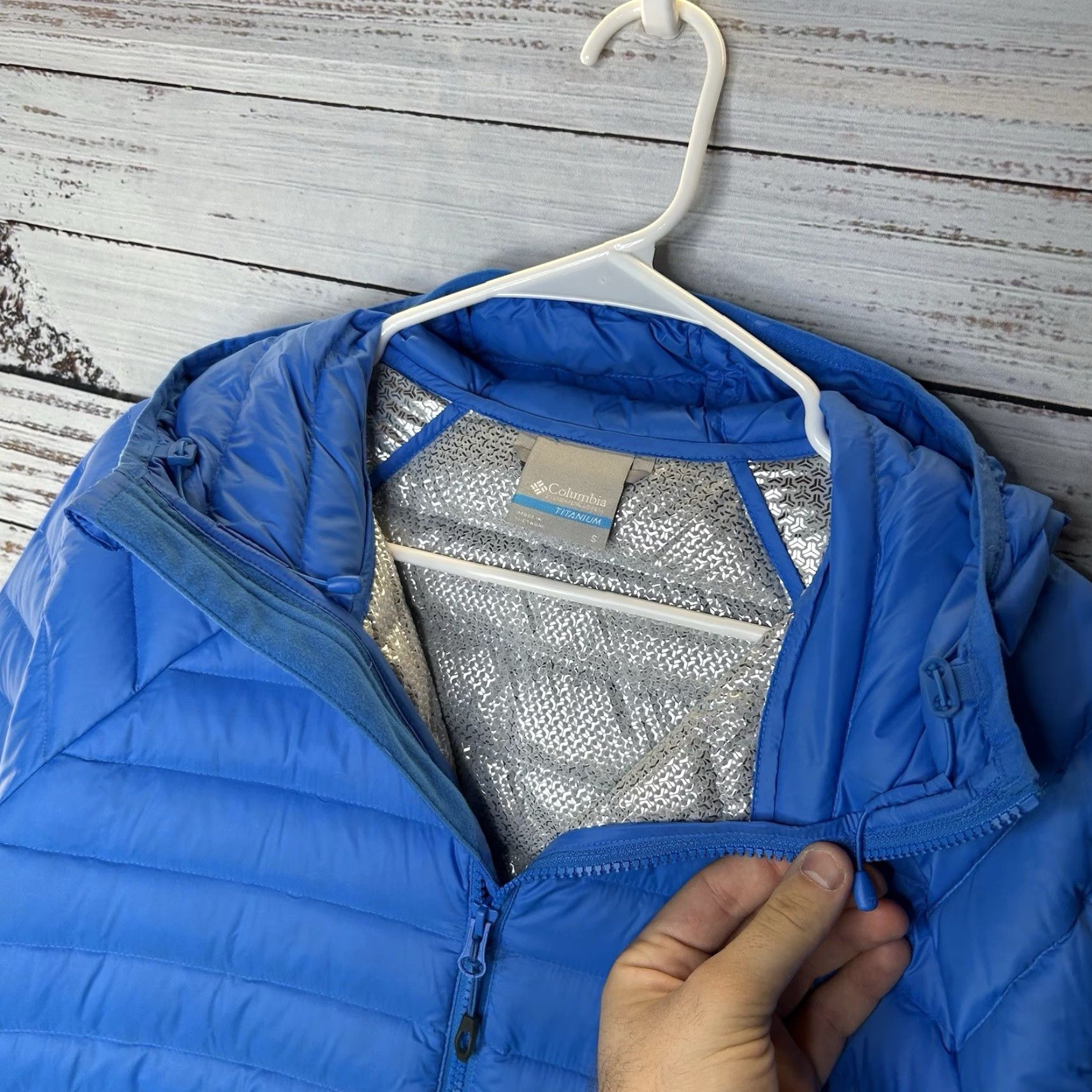 Vintage Columbia Titanium 800 Down Fill Hooded Puffer Jacket Omni-Heat 3D Men’s Small Jacket Size US S / EU 44-46 / 1 - 5 Thumbnail