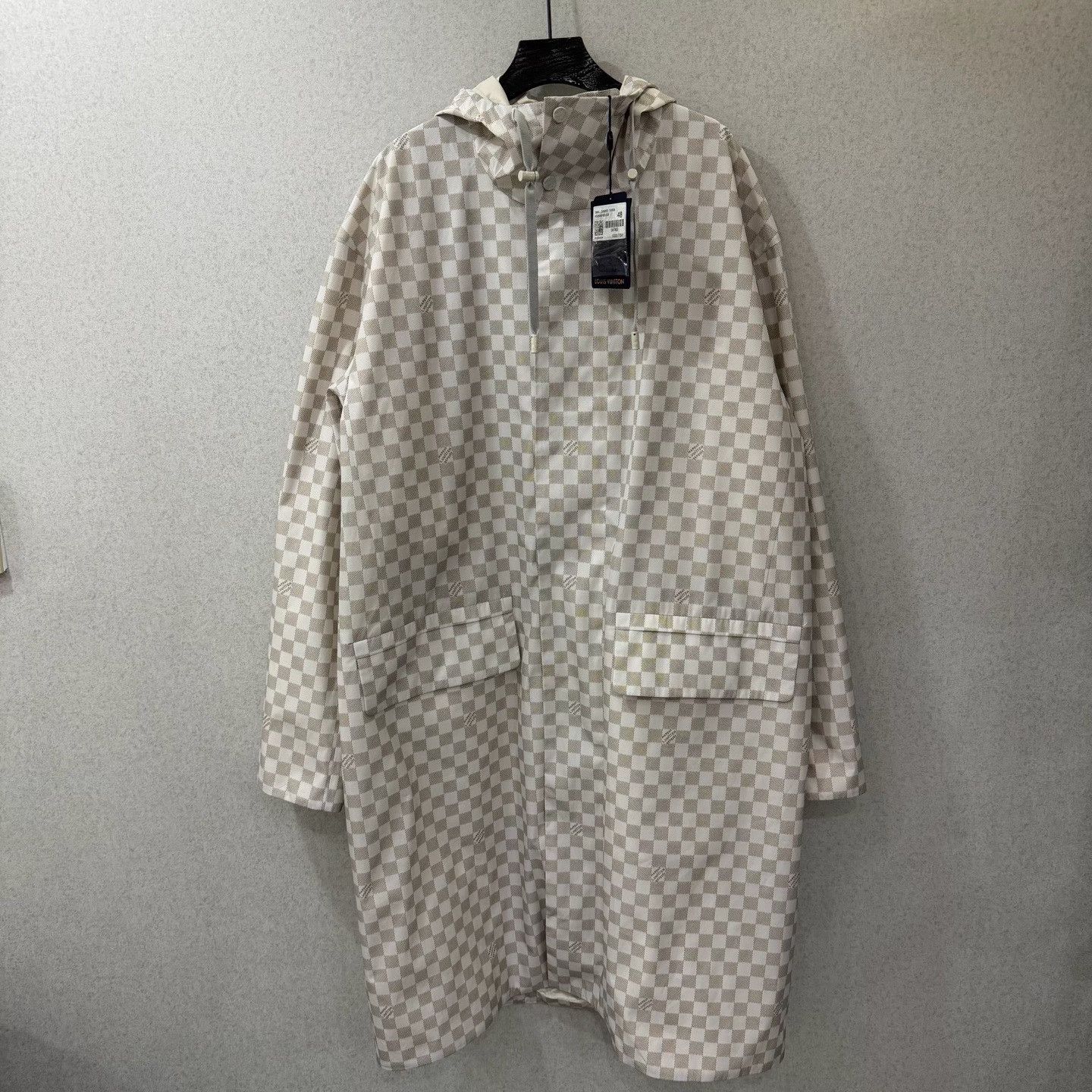 Louis Vuitton Louis Vuitton Checkered White Light Jacket m Men Size US M / EU 48-50 / 2 - 1 Thumbnail