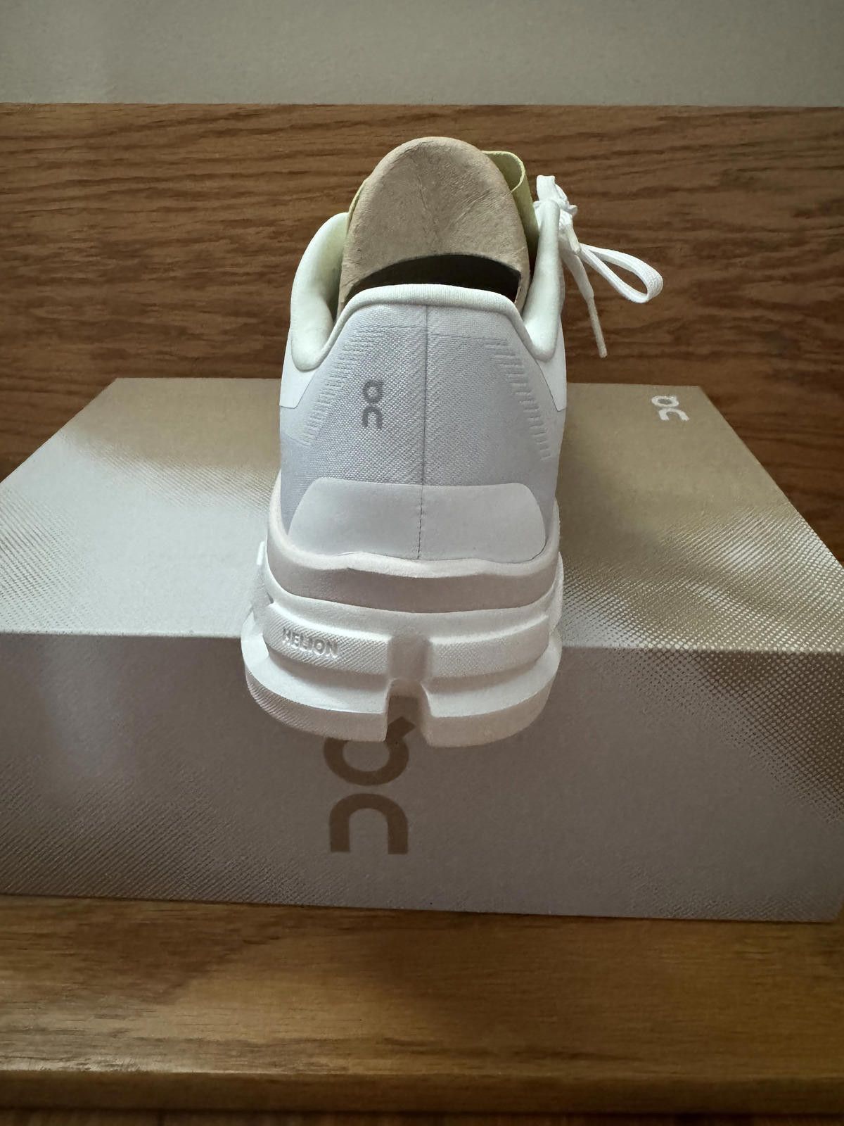 On On Cloudflow 4 Men's Running Sneakers - White/Sand, Size 9 Size US 9 / EU 42 - 6 Thumbnail