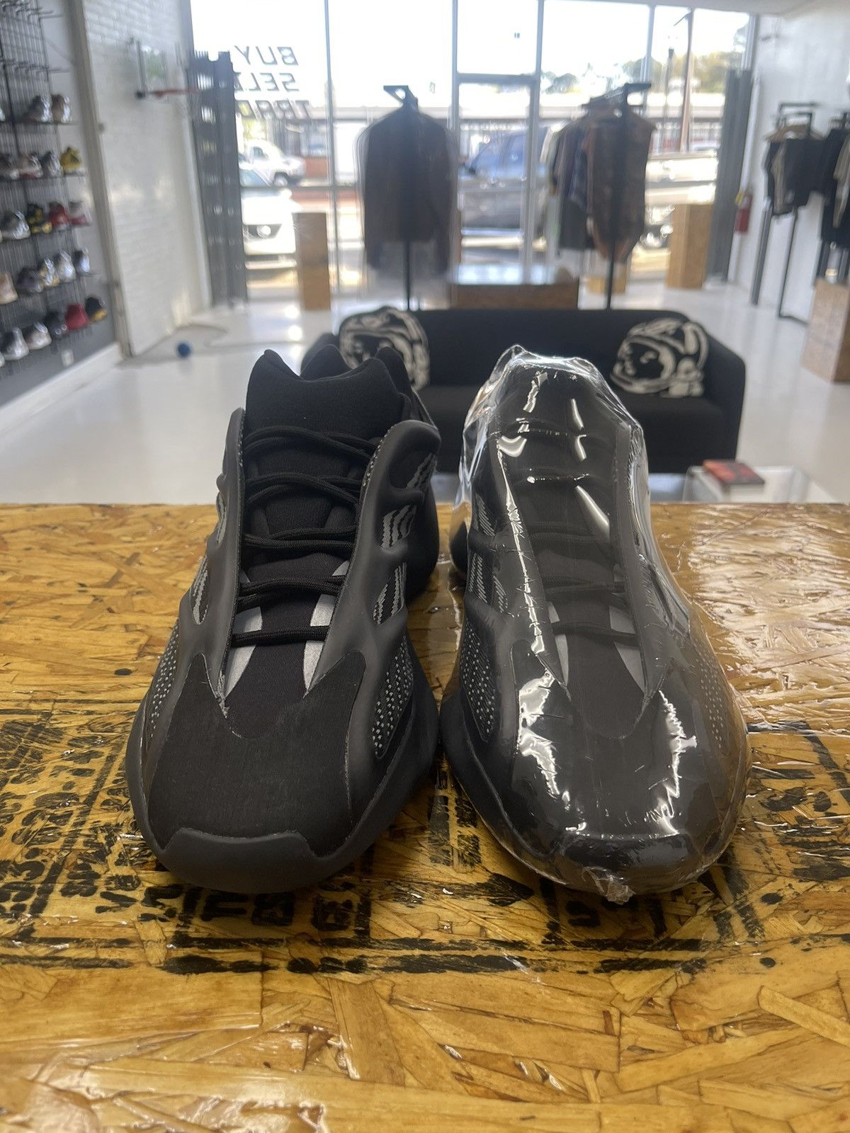 Adidas Yeezy 700 V3 Alvah (14.5) Size US 14 / EU 47 - 2 Thumbnail