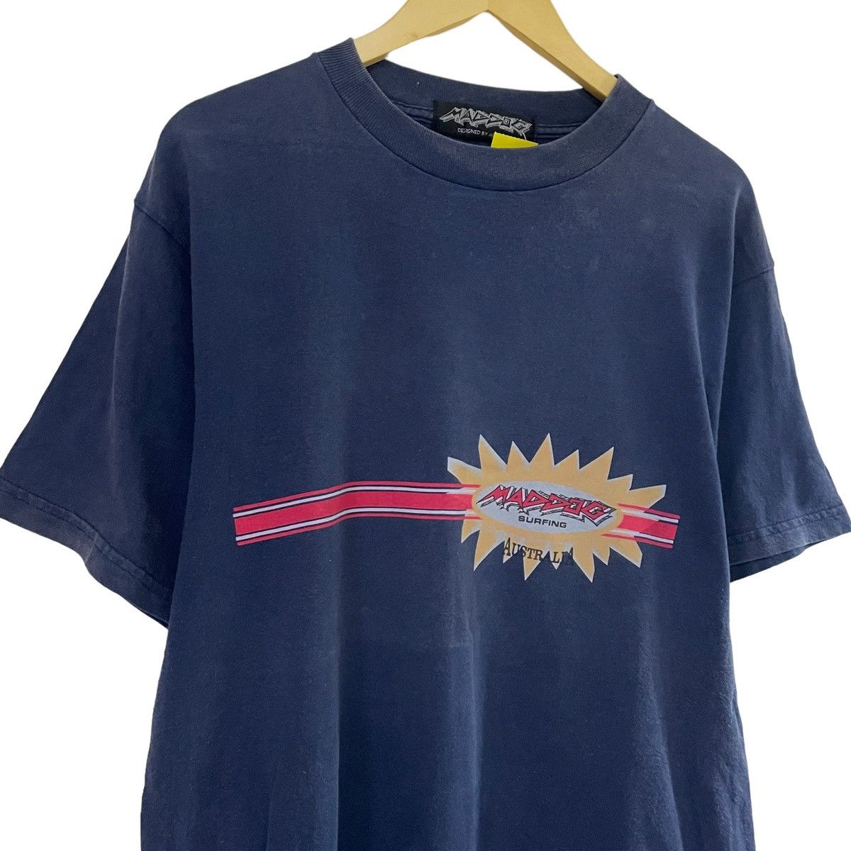 Mambo × Quicksilver Vintage 90' Maddog Surfing Tshirt Australia Size US L / EU 52-54 / 3 - 3 Thumbnail