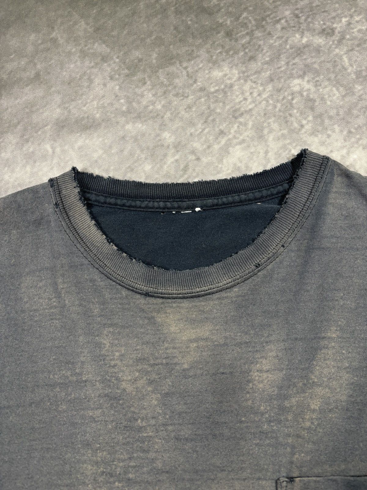 Vintage Thrashed Vintage Blank Tee Faded Distressed Bleach Sun 1990s Size US M / EU 48-50 / 2 - 8 Thumbnail