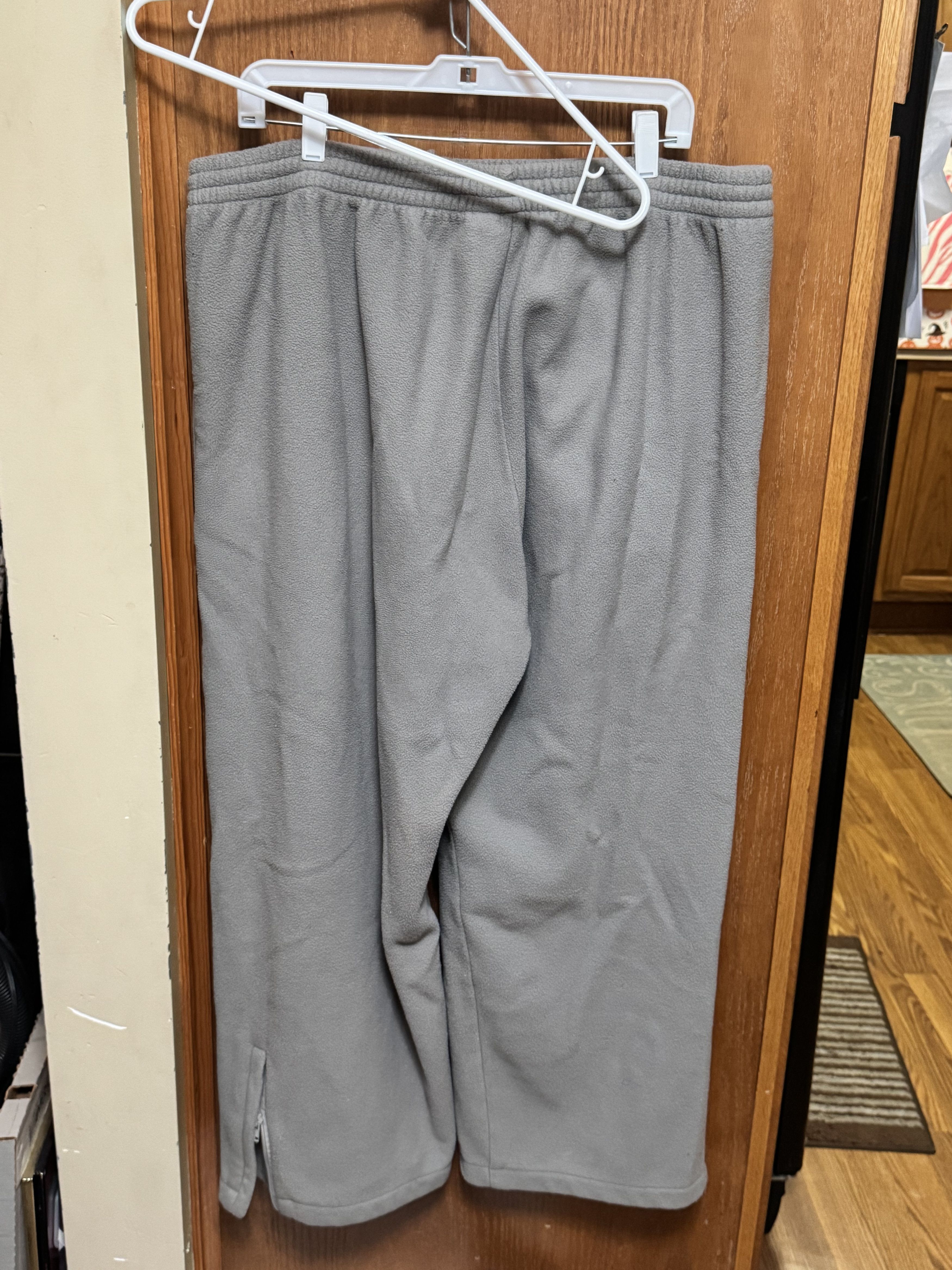 Balenciaga × Gap × Yeezy NIB H10 Polar Fleece Sweatpants Gray sz XL Size US 36 / EU 52 - 2 Thumbnail