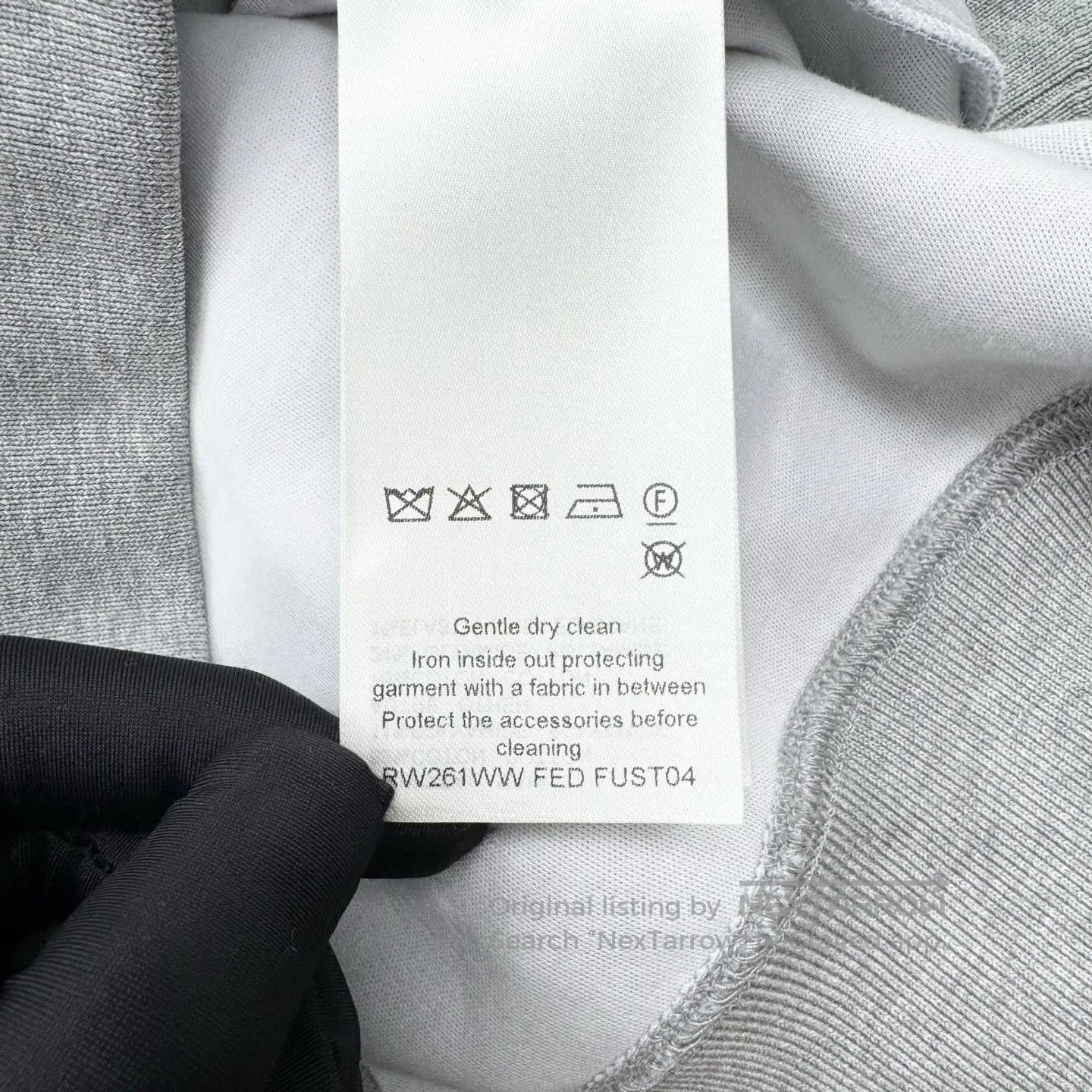 Louis Vuitton Louis Vuitton Grey Cat Astronaut Chain Logo Letter Logo Ho Size US M / EU 48-50 / 2 - 4 Thumbnail