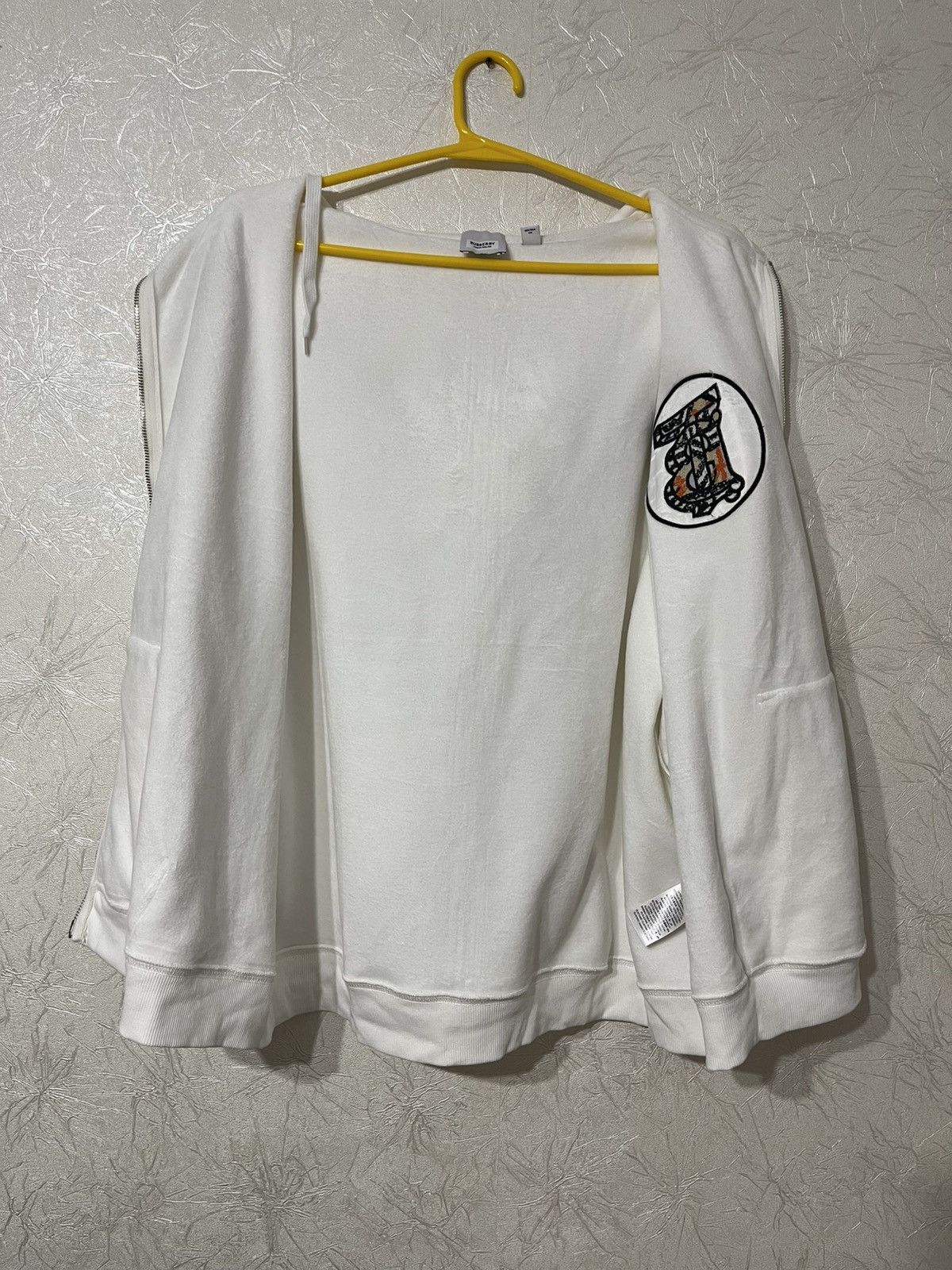 Burberry Burberry TB Monogram Motif White Zip Up Hoodie Size L Size US L / EU 52-54 / 3 - 6 Thumbnail