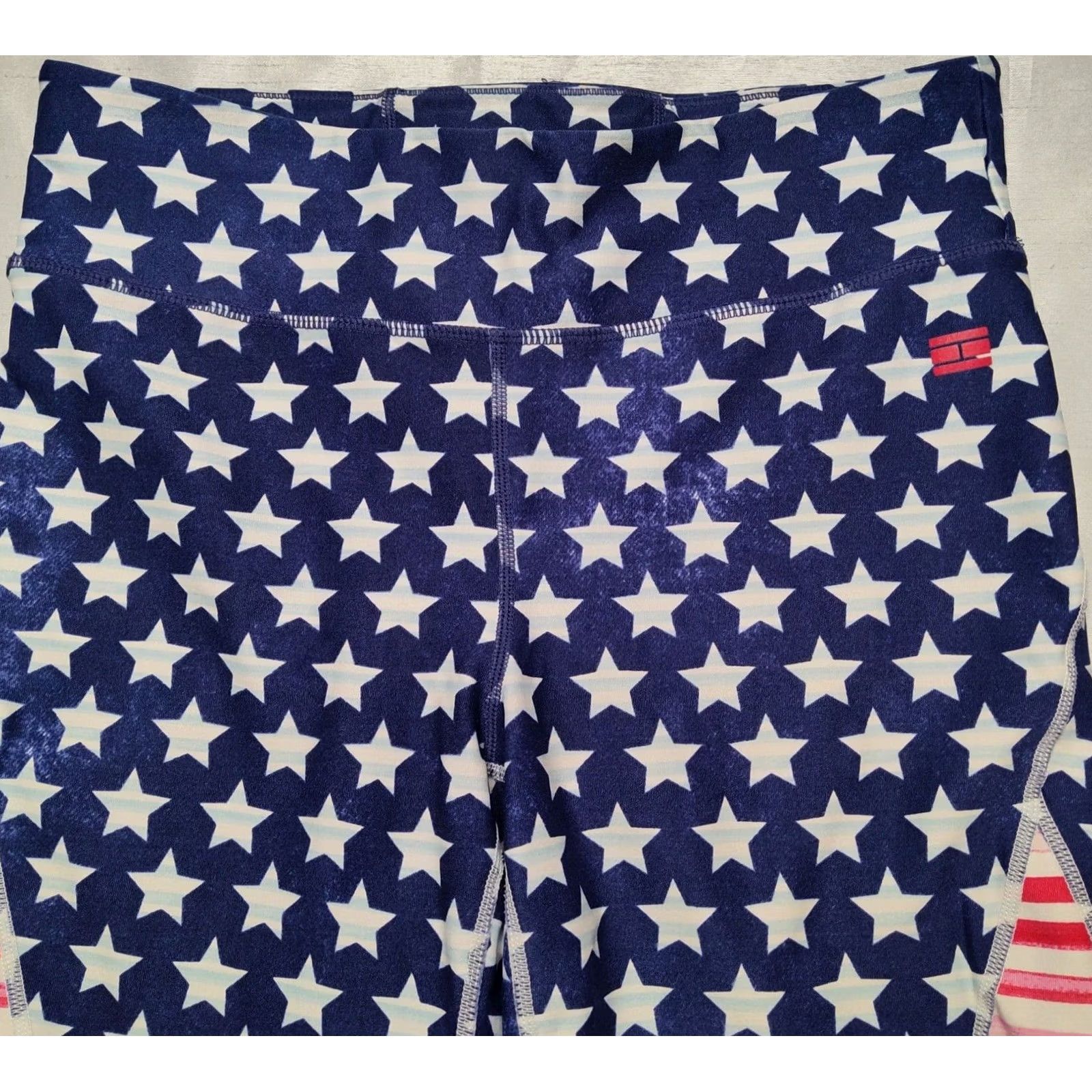 Tommy Hilfiger TOMMY HILFIGER SPORT Women Medium USA FLAG Patriotic AOP Compression Leggings Shirt? Size 32" / US 10 / IT 46 - 6 Thumbnail