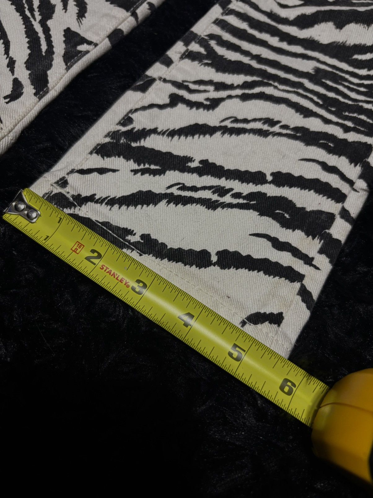 Saint Laurent Paris Saint laurent HEDI slimane SS13 zebra long inseam skinnyjean Size US 26 / EU 42 - 11 Thumbnail