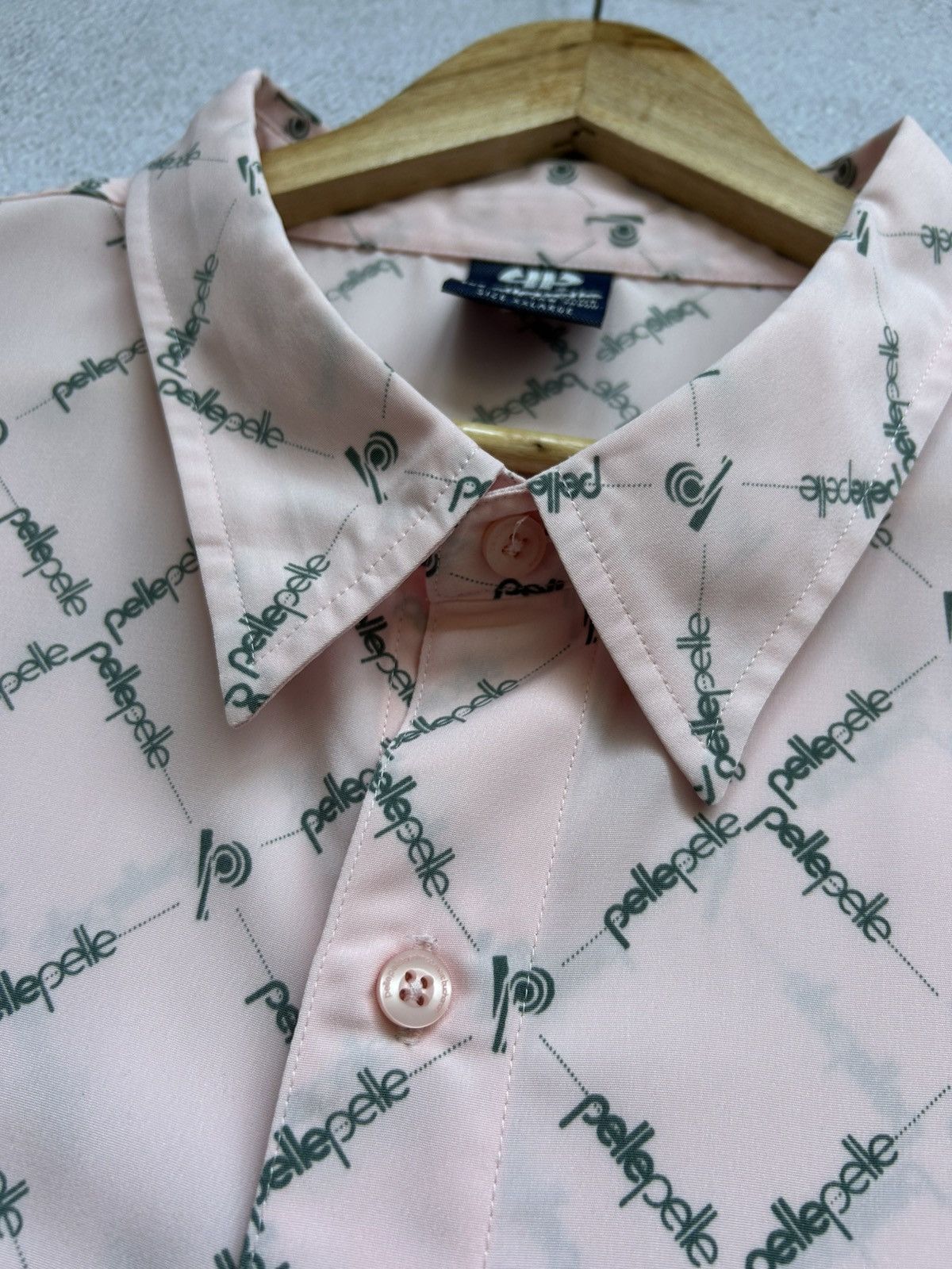 Pelle Pelle × Rap Tees × Vintage Pelle Pelle Vintage 90's man's printed pink shirt size XXL Size US XXL / EU 58 / 5 - 4 Thumbnail