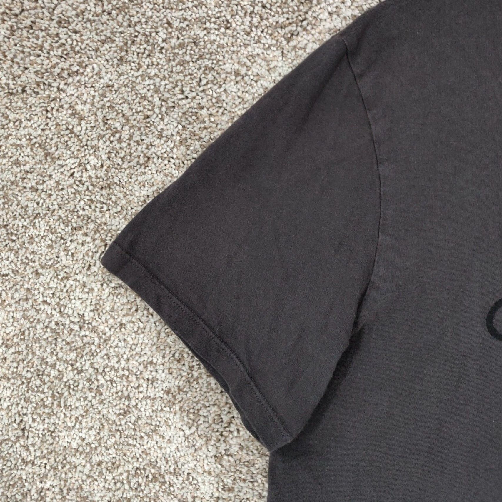 Outerknown VINTAGE Outerknown Shirt Mens Medium Pullover Tee Charcoal Black Crew Neck Cotton Knit Logo All Seasons Lightweight Pockets Mens Size US M / EU 48-50 / 2 - 3 Thumbnail