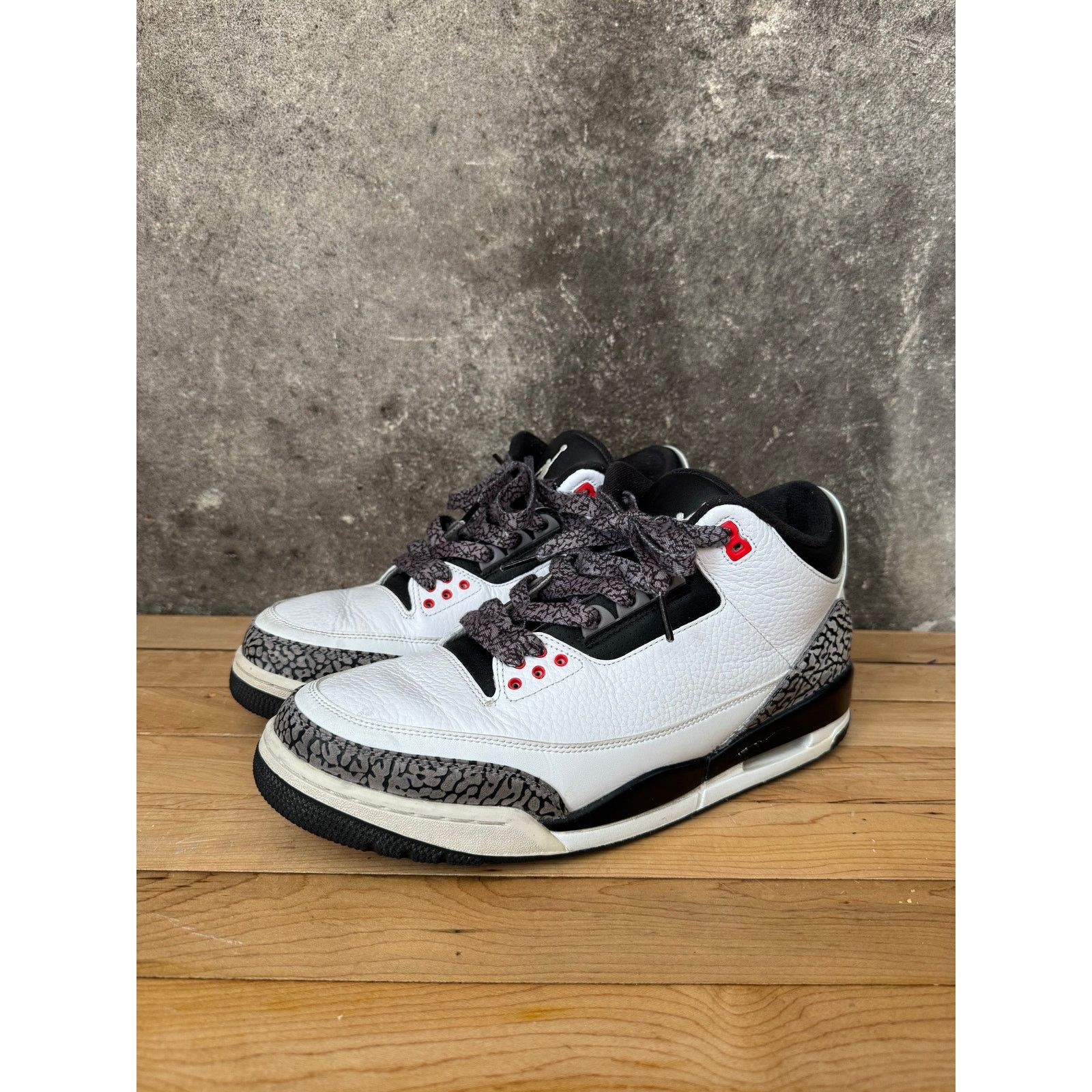 Nike 2013 Jordan 3 Retro Infrared Sneaker Mens 11.5 Size US 11.5 / EU 44-45 - 1 Thumbnail