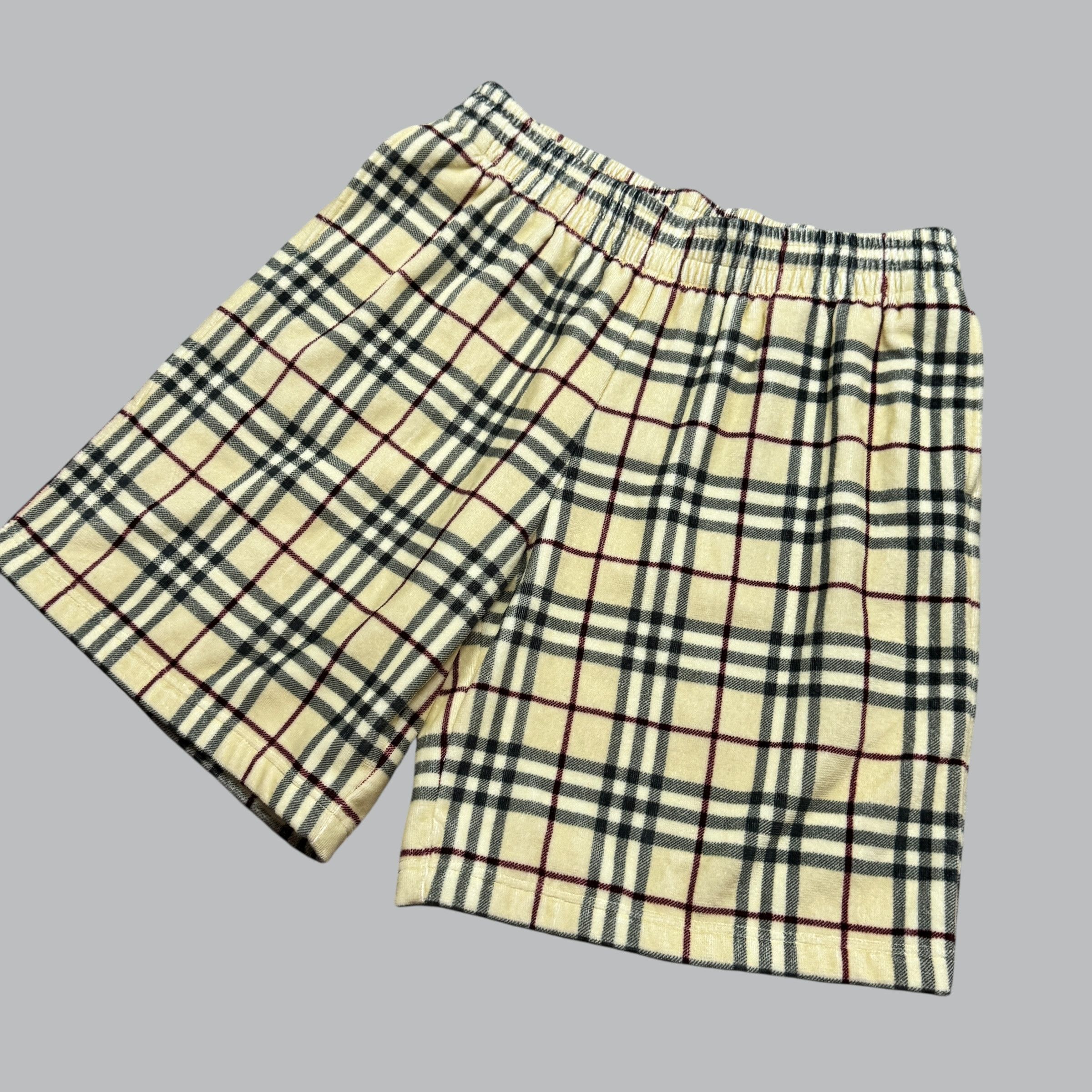Burberry Burberry nova check soft material shorts new size L Size US 34 / EU 50 - 2 Thumbnail