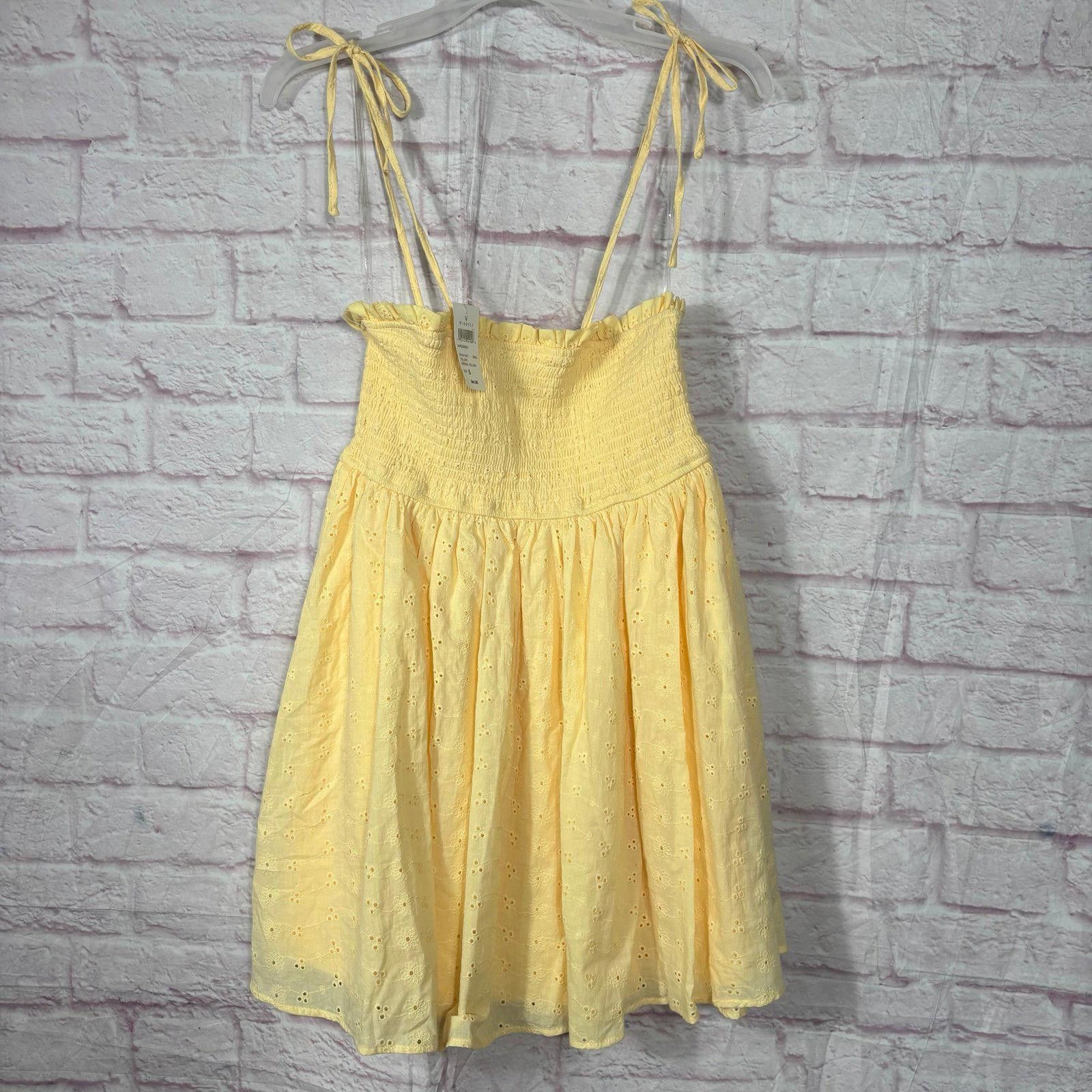 Windsor Smith Windsor Sunny Tones Smocked Eyelet Skater Dress Small NWT Size S / US 4 / IT 40 - 4 Thumbnail