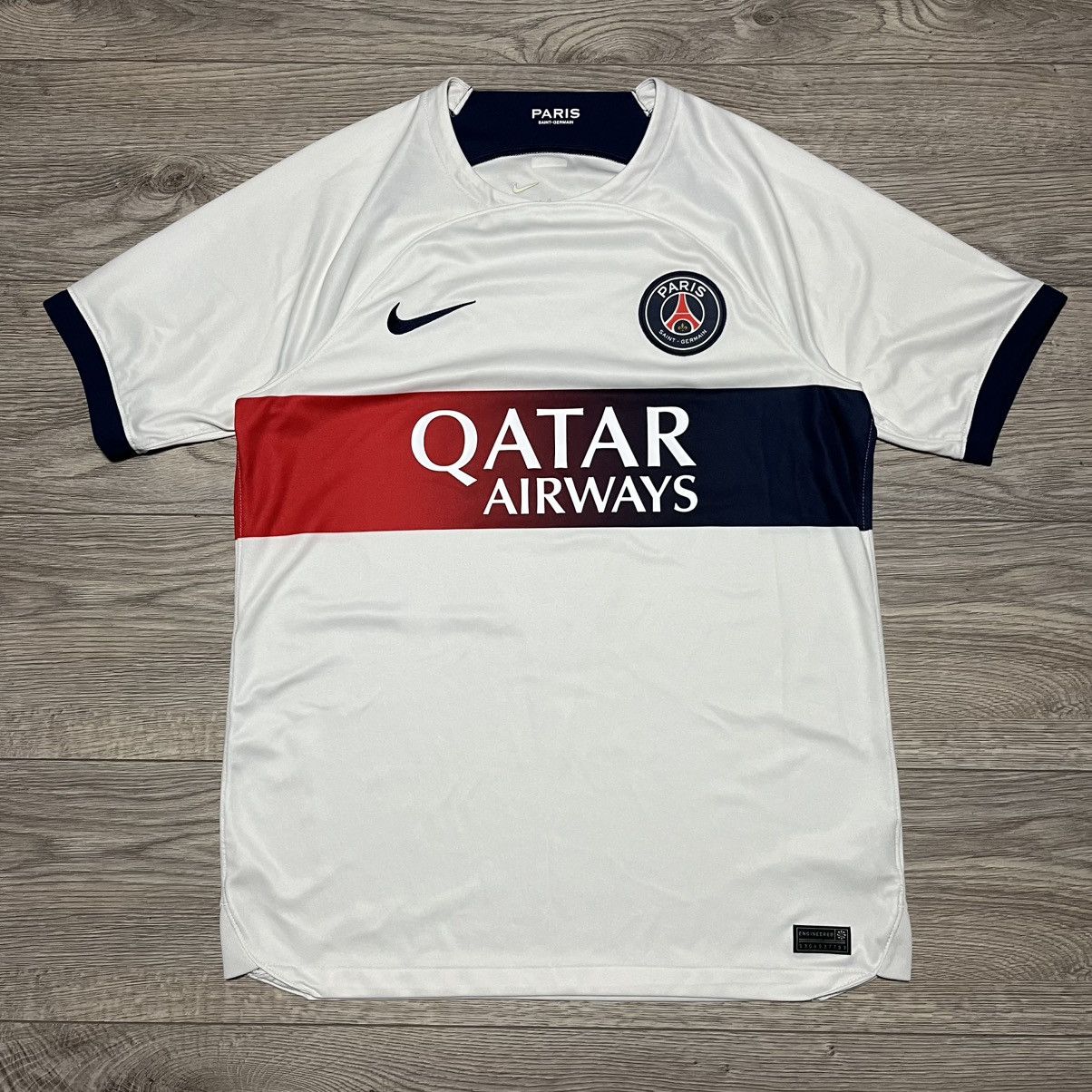 Nike Paris Saint Garment Mbappe #7 Nike Jersey Size US M / EU 48-50 / 2 - 2 Thumbnail