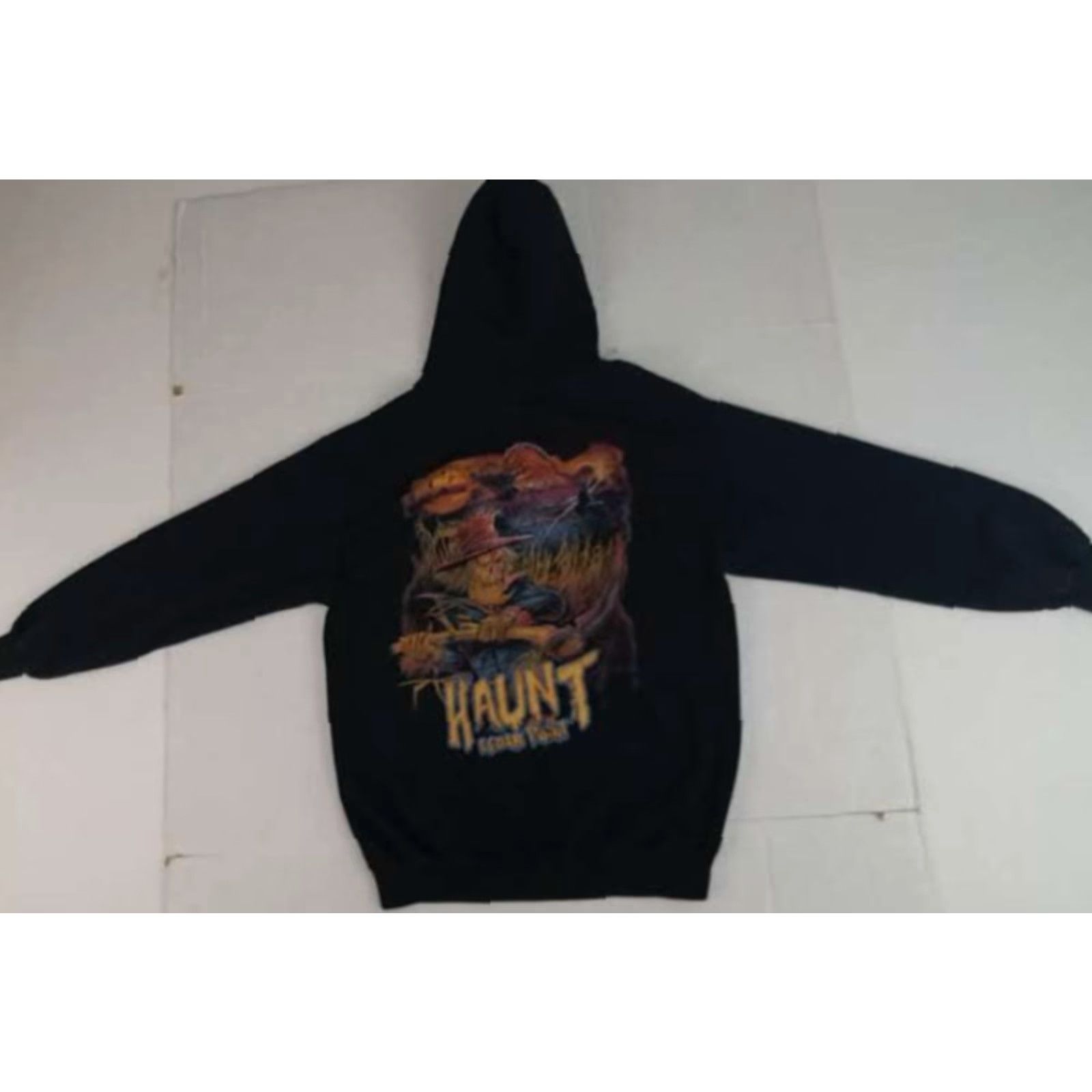 Gildan VINTAGE Haunt Scarecrow Cedar Point Theme Ride Sweatshirt Medium Hooded Pullover Gildan Black Women 24in long 21in pit to pit Size M / US 6-8 / IT 42-44 - 5 Thumbnail