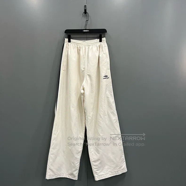 Balenciaga Balenciaga size XS 3B Embroidered Logo Lettering Trousers Size US 26 / EU 42 - 1 Thumbnail