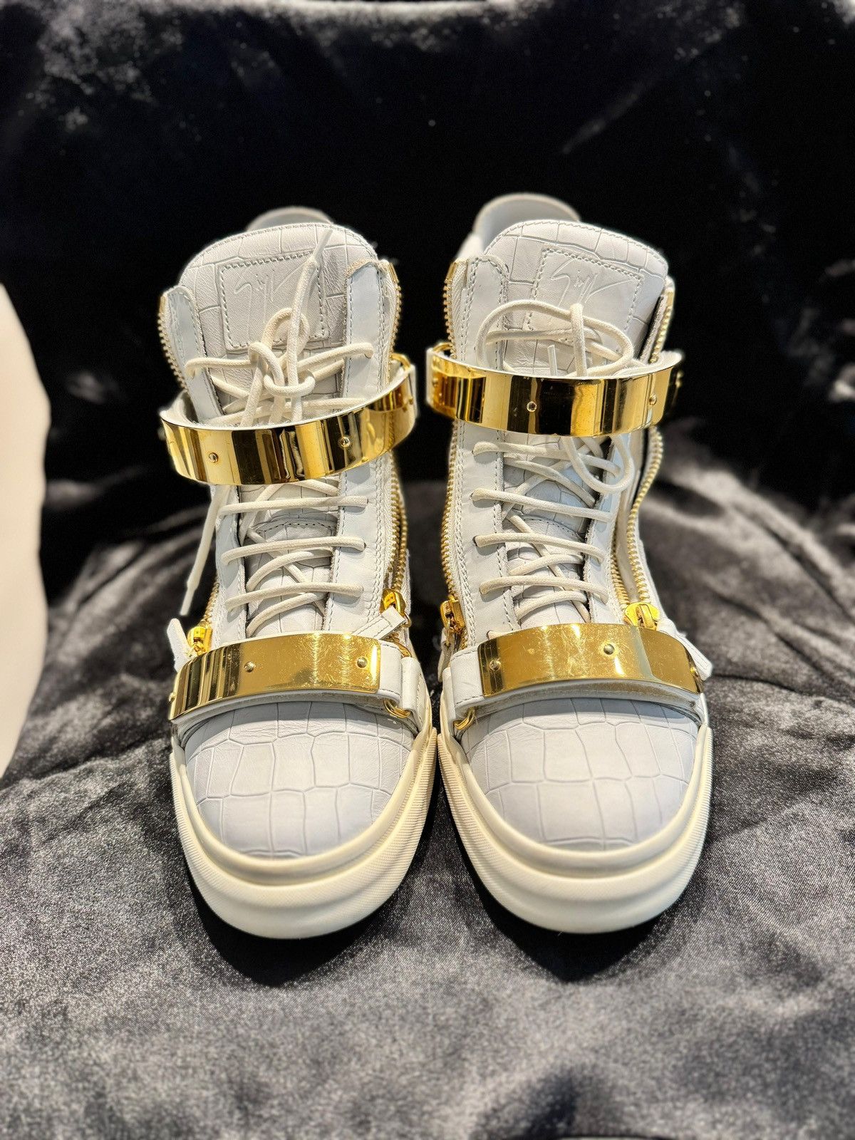 Giuseppe Zanotti Giuseppe Zanotti White High-Top Sneakers with Gold Hardware Size US 10.5 / EU 43-44 - 1 Thumbnail
