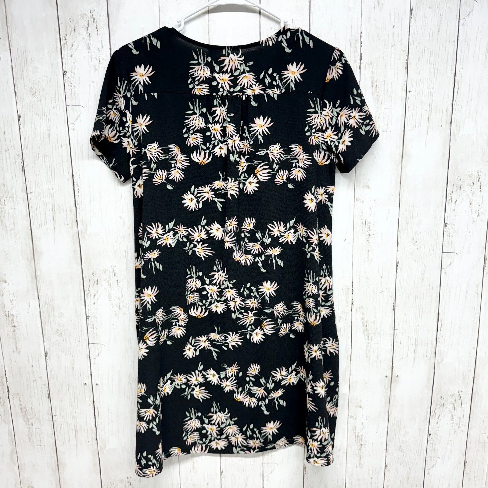 Other Lush S Black Floral Short Sleeve Mini Tunic Rayon Open Neck Size S / US 4 / IT 40 - 6 Thumbnail