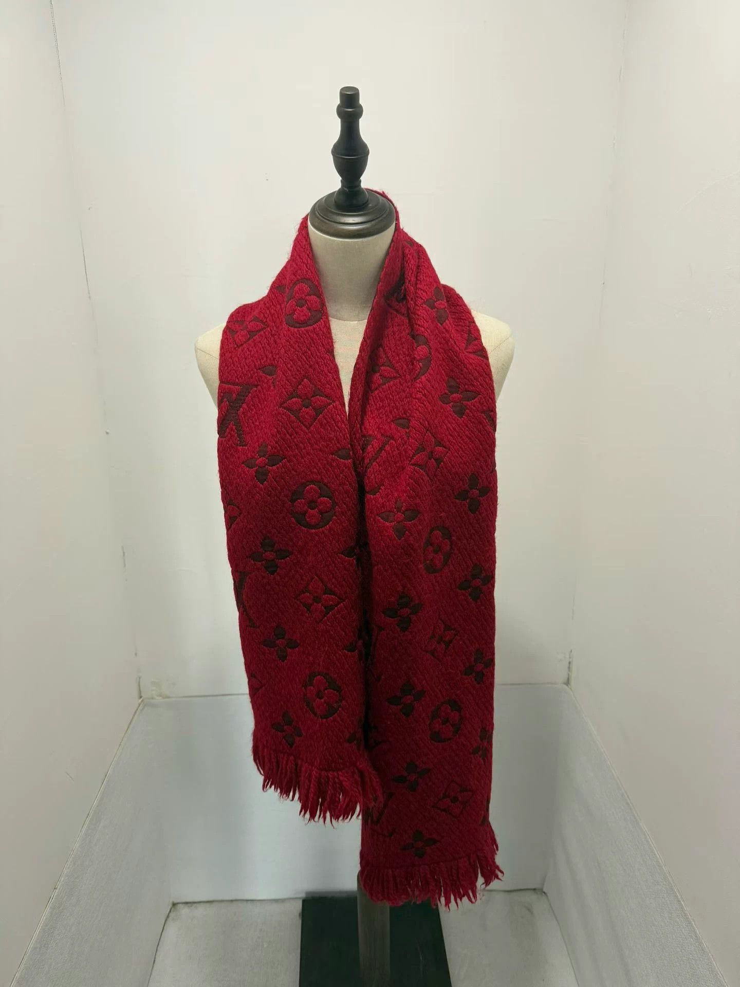 Louis Vuitton [99% New] Louis Vuitton monogram wool scarf Size ONE SIZE - 2 Thumbnail