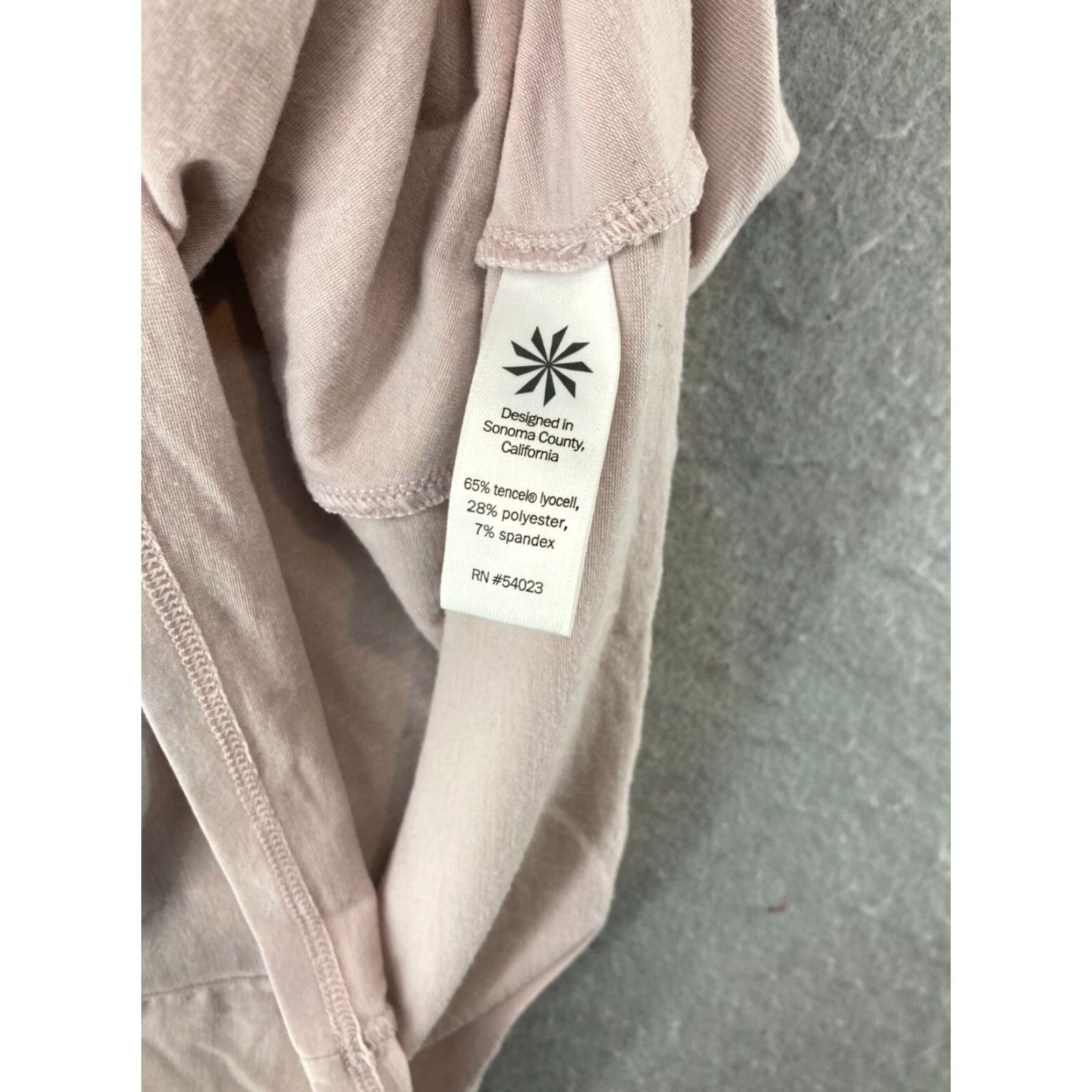Athleta Athleta Shirt Women Small Pink Yoga Knotted Front Athletic Size S / US 4 / IT 40 - 5 Thumbnail
