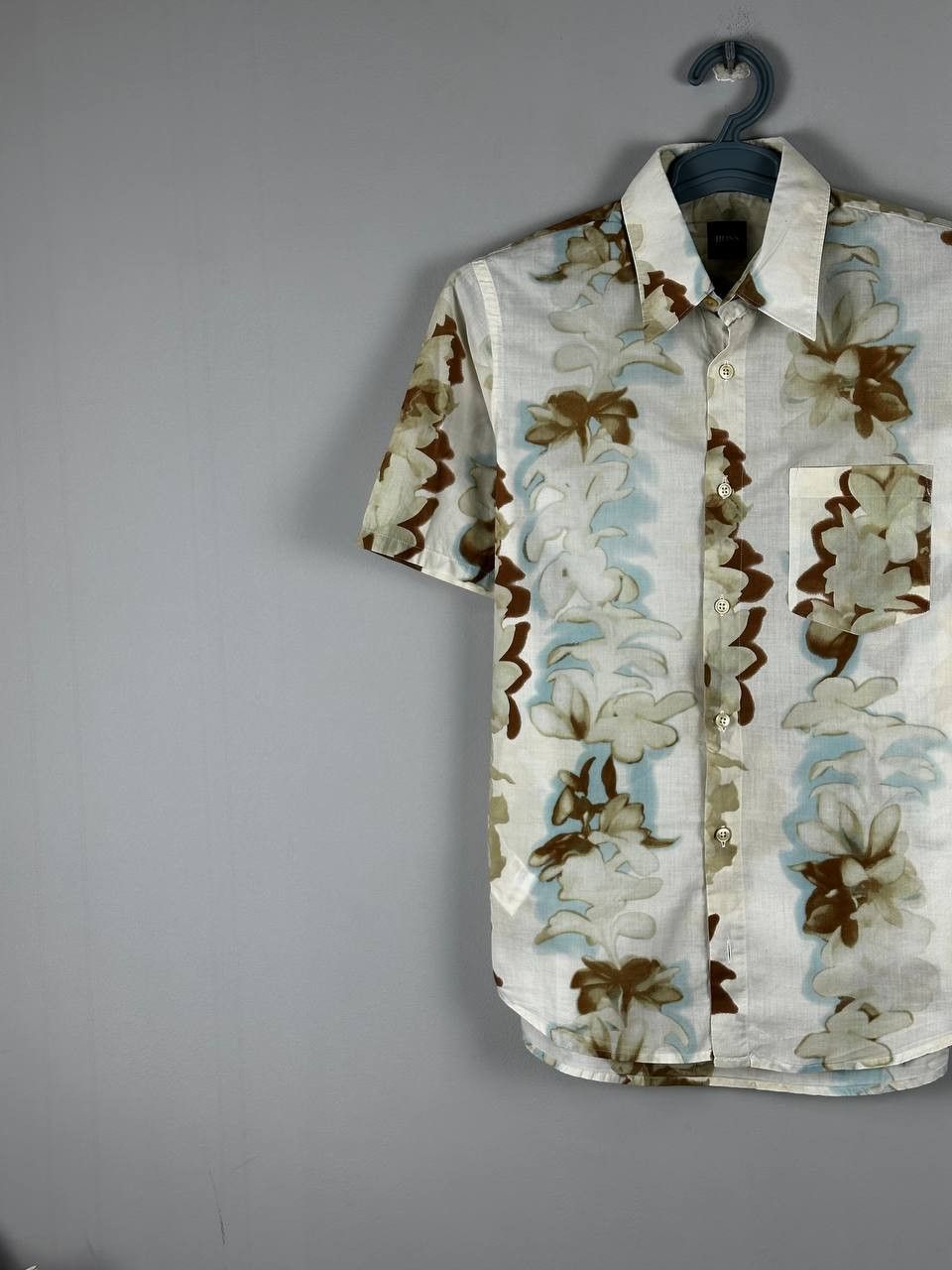 Hugo Boss Luxury Hugo Boss Summer Hawaii Floral Print Shirt Size US S / EU 44-46 / 1 - 2 Thumbnail