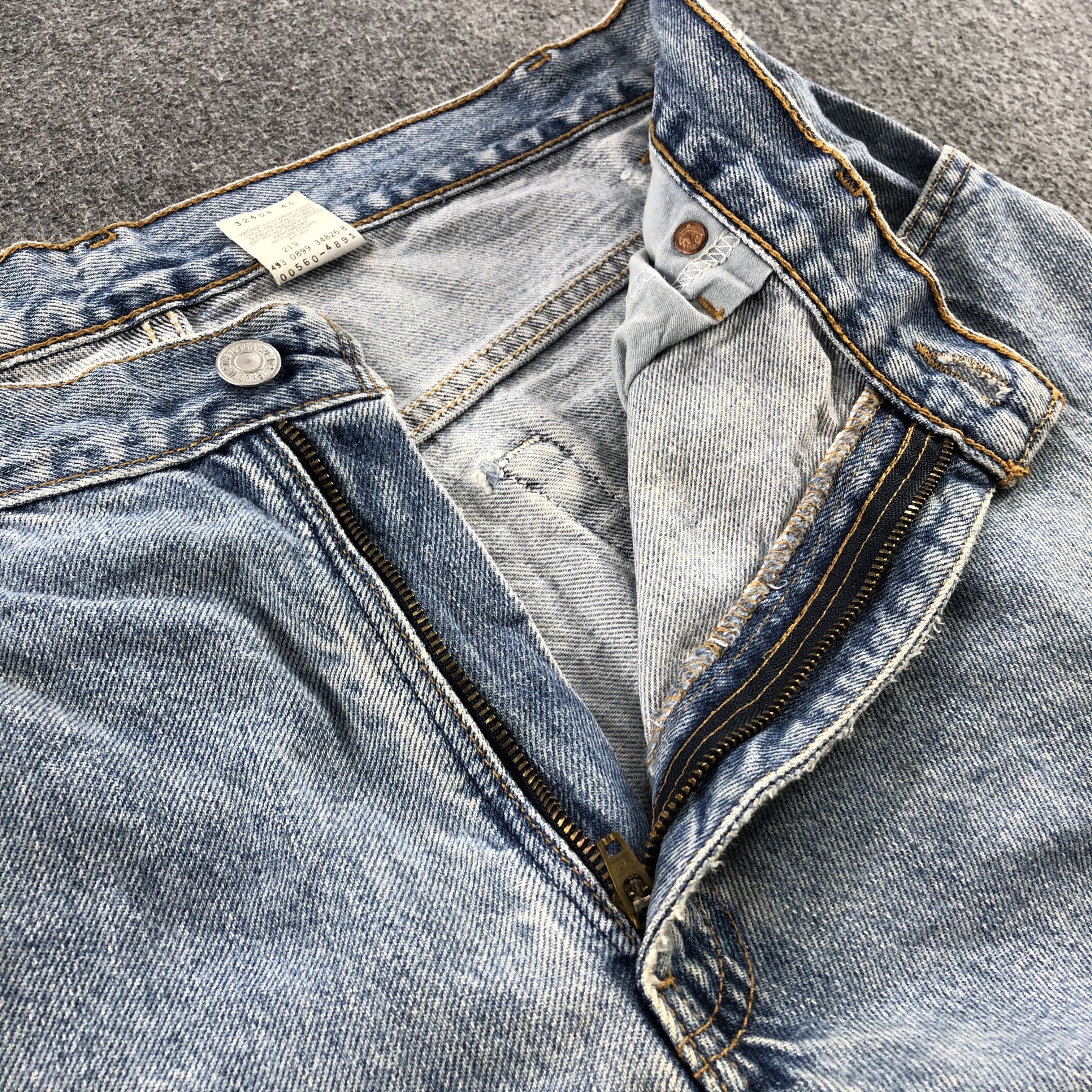 Levi's Vintage 90s Light Wash Levis 560 Jeans-J1264 Size US 33 - 8 Thumbnail
