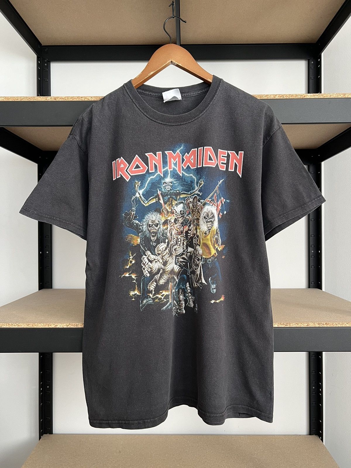 Band Tees Vintage 2000s Iron Maiden Best of the Beast Black T-shirt Size US L / EU 52-54 / 3 - 1 Thumbnail