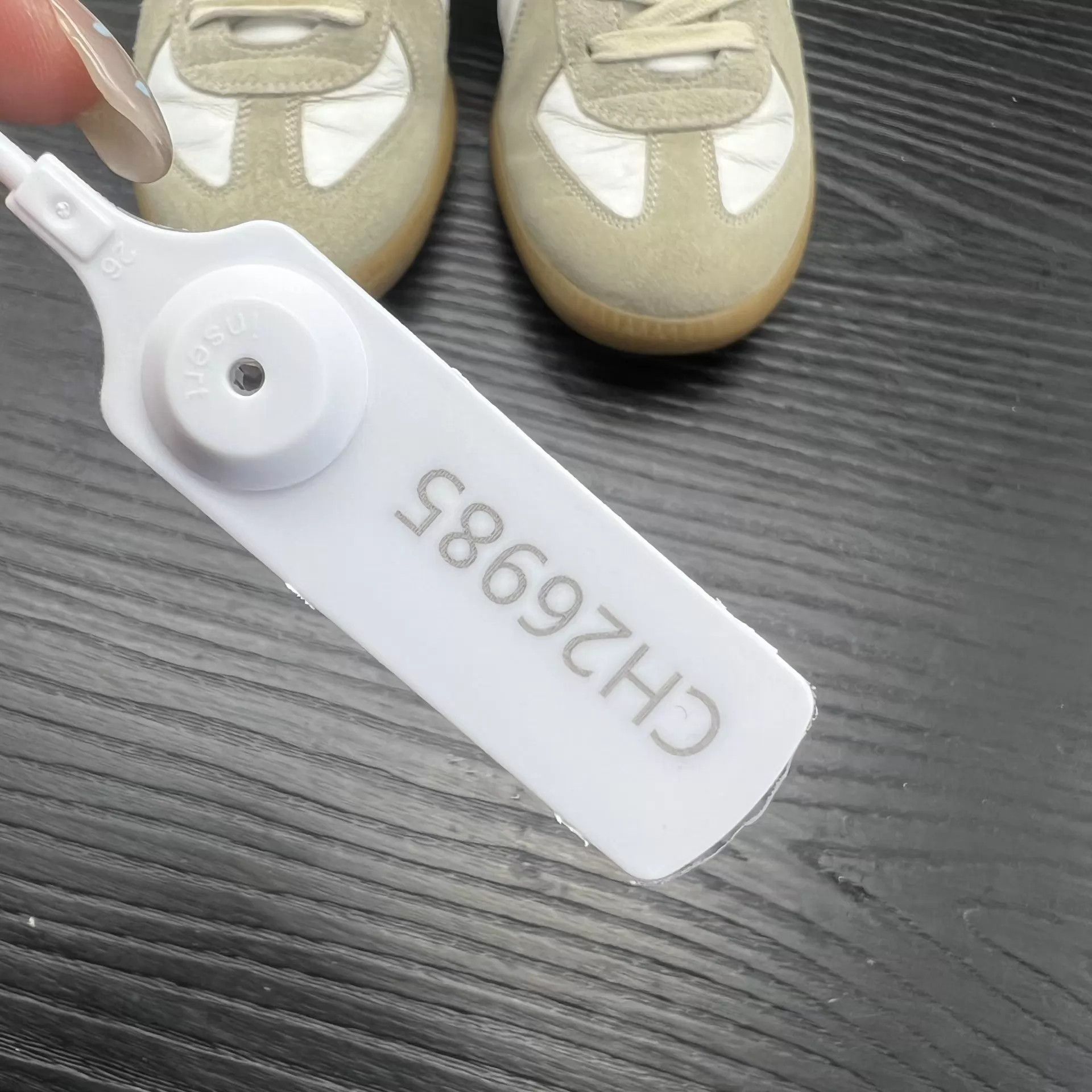 MM6 MM6 Replica Sneakers White/Gray 36.5 new with box Size US 6 / IT 36 - 8 Thumbnail
