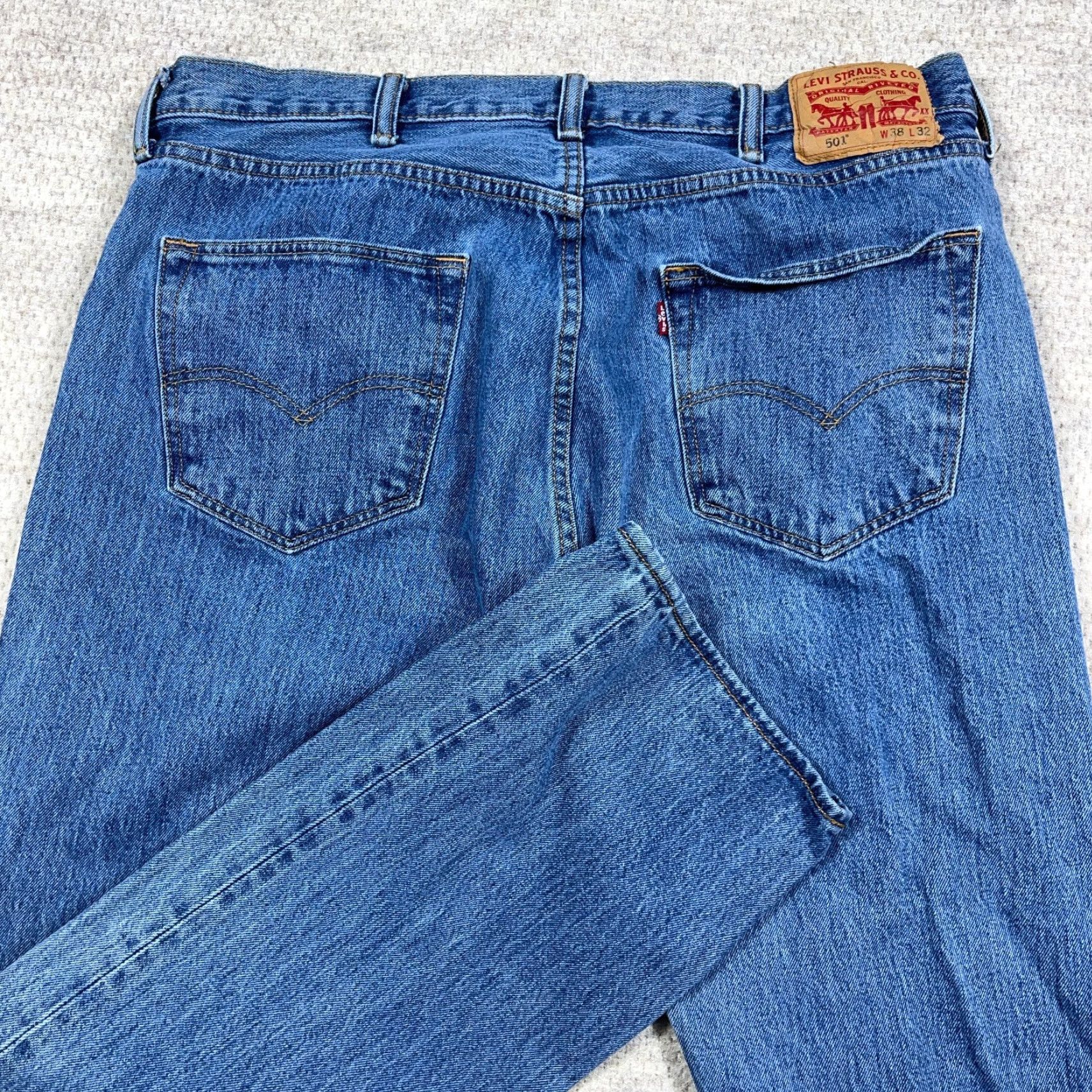 Levi's VINTAGE Levi's 501 Jeans Men 38x32 Straight Regular Fit Med Wash Button Fly Faded Size US 38 / EU 54 - 4 Thumbnail