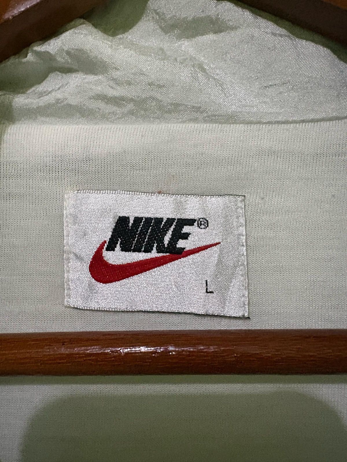 Nike Vintage 90’s Nike Windbreaker Big Logo Swoosh Retro Design Size US L / EU 52-54 / 3 - 12 Thumbnail