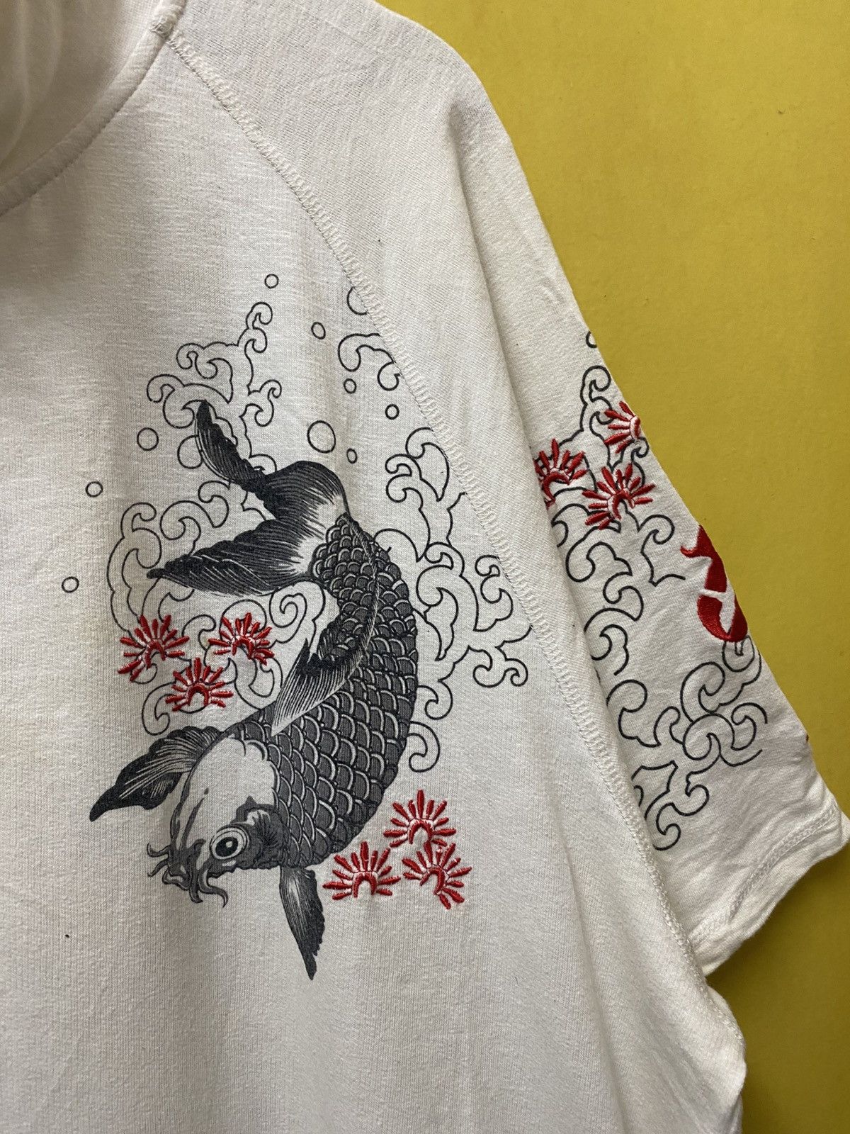 The Unbranded Brand Koi Fish Short Sleeve Zipper Size US XL / EU 56 / 4 - 3 Thumbnail
