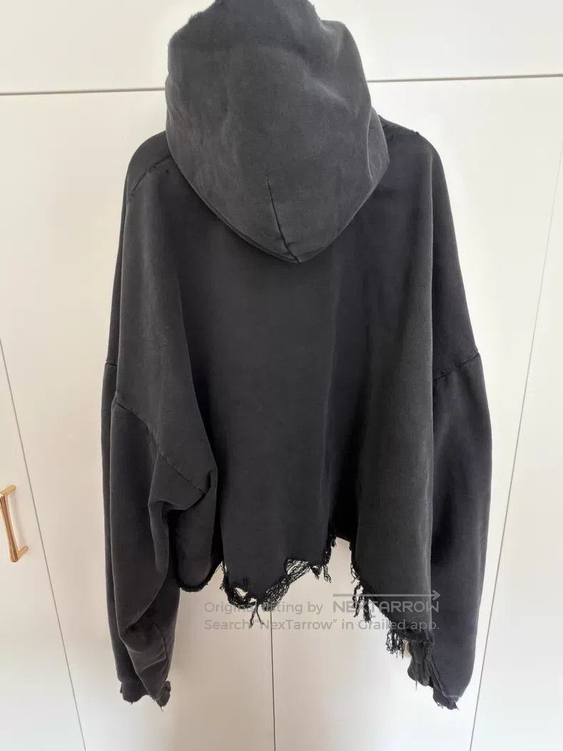 Balenciaga Balenciaga Solid Color Short Hooded Raglan Sweatshirt Size US S / EU 44-46 / 1 - 2 Thumbnail