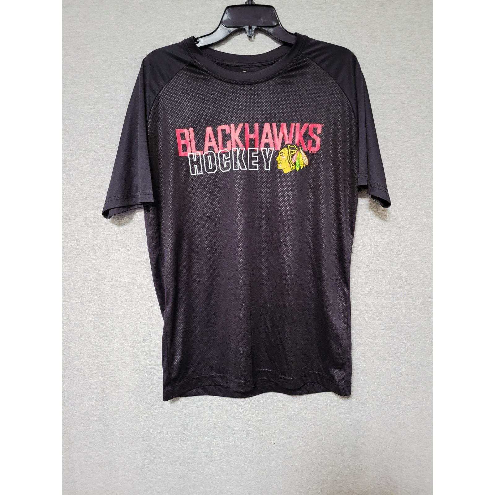 NHL Men's NHL Blackhawks Hockey Moisture Wicking T Shirt Medium Size US M / EU 48-50 / 2 - 1 Thumbnail