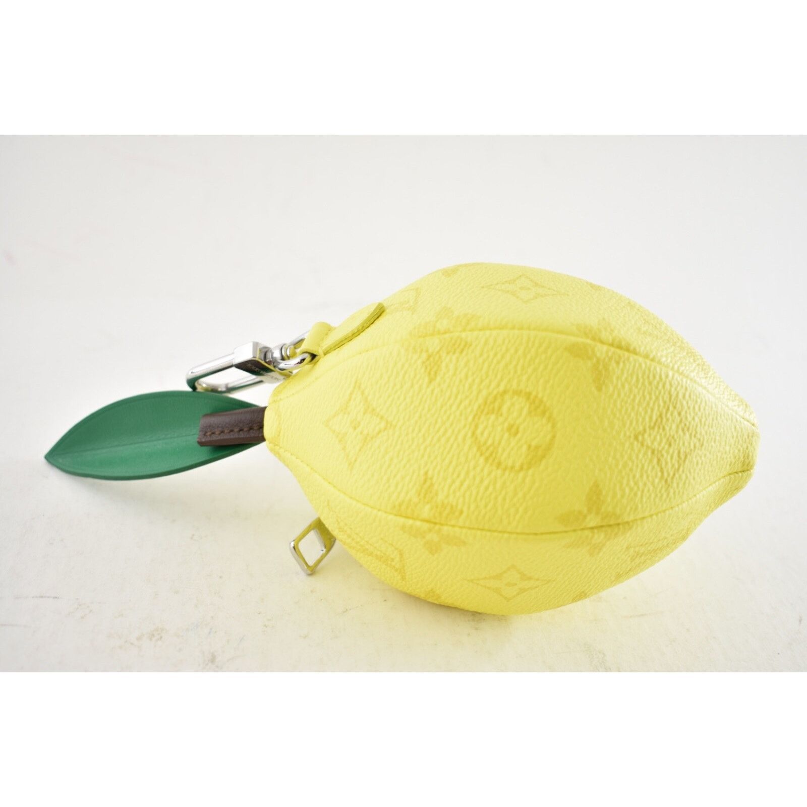 Louis Vuitton Louis Vuitton Yellow Giant Keychain Keyring Charm Virgil Size ONE SIZE - 8 Thumbnail