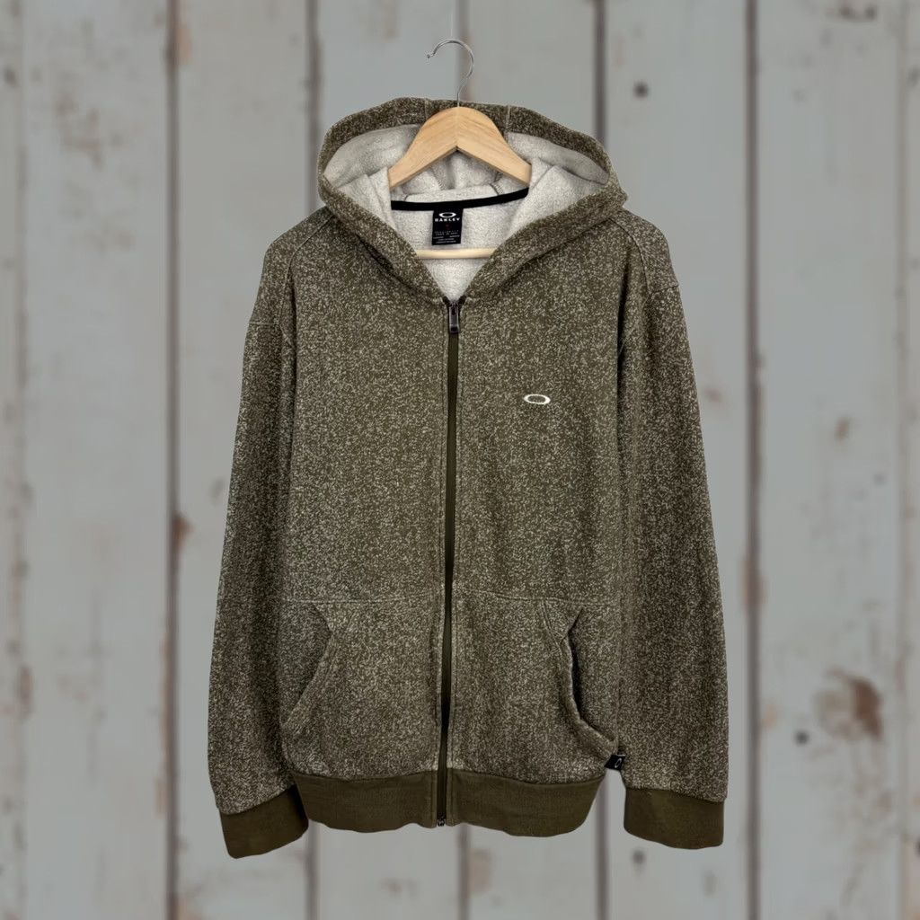Oakley VINTAGE Oakley Hoodie Mens L Khaki Y2K Camouflage Military Style Rare Size Size US L / EU 52-54 / 3 - 1 Thumbnail